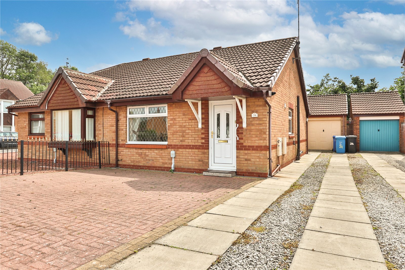 2 bed bungalow for sale in Shropshire Close, Hull, HU5 
