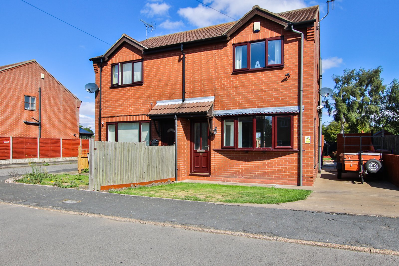 3 bed house for sale in Oxmarsh Lane, New Holland, DN19