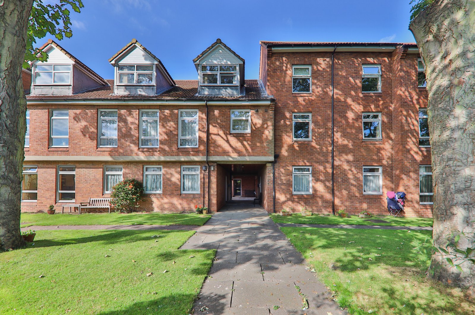 2 bed apartment for sale in Grayburn Court, Beverley 0