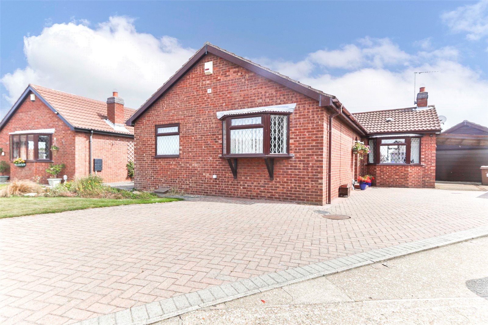2 bed bungalow for sale in Highfield Rise, Preston, HU12