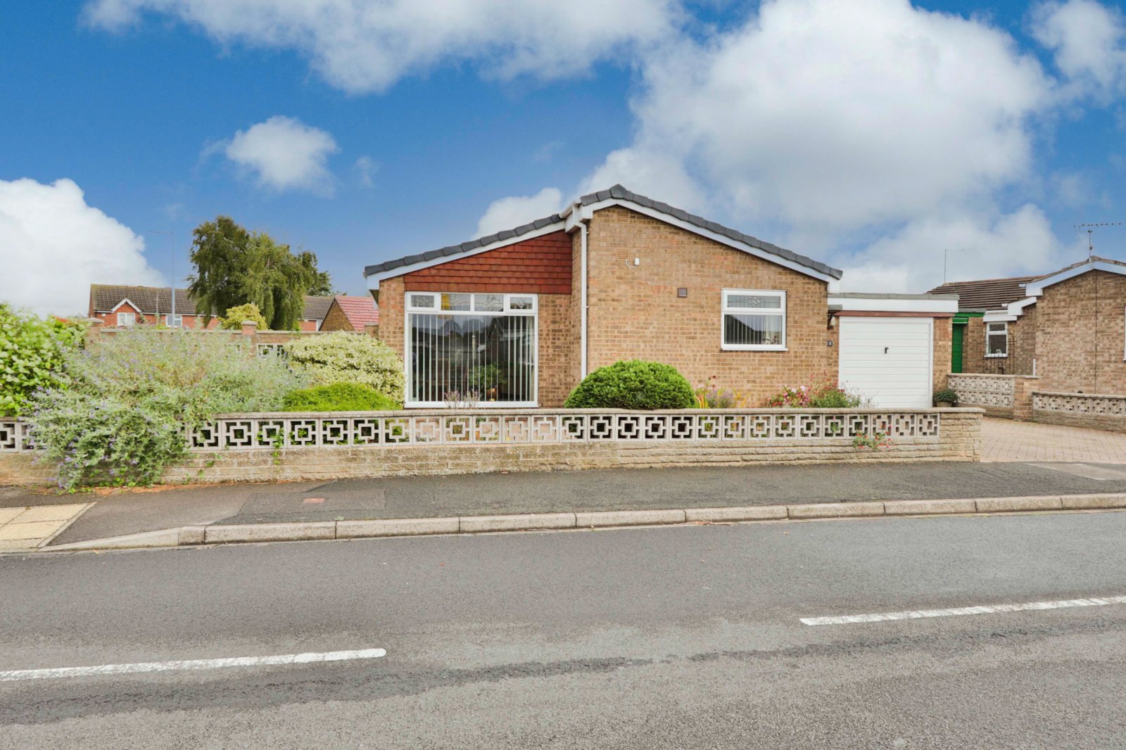 3 bed bungalow for sale in Albina Garth, Hedon - Property Image 1