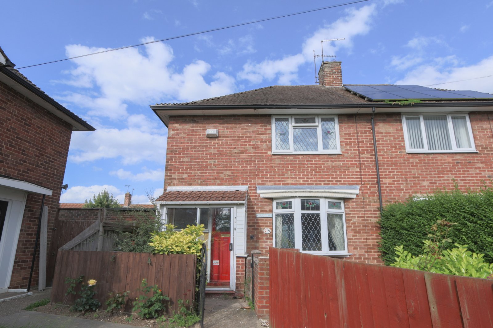 2 bed house for sale in Staveley Road, Hull  - Property Image 1