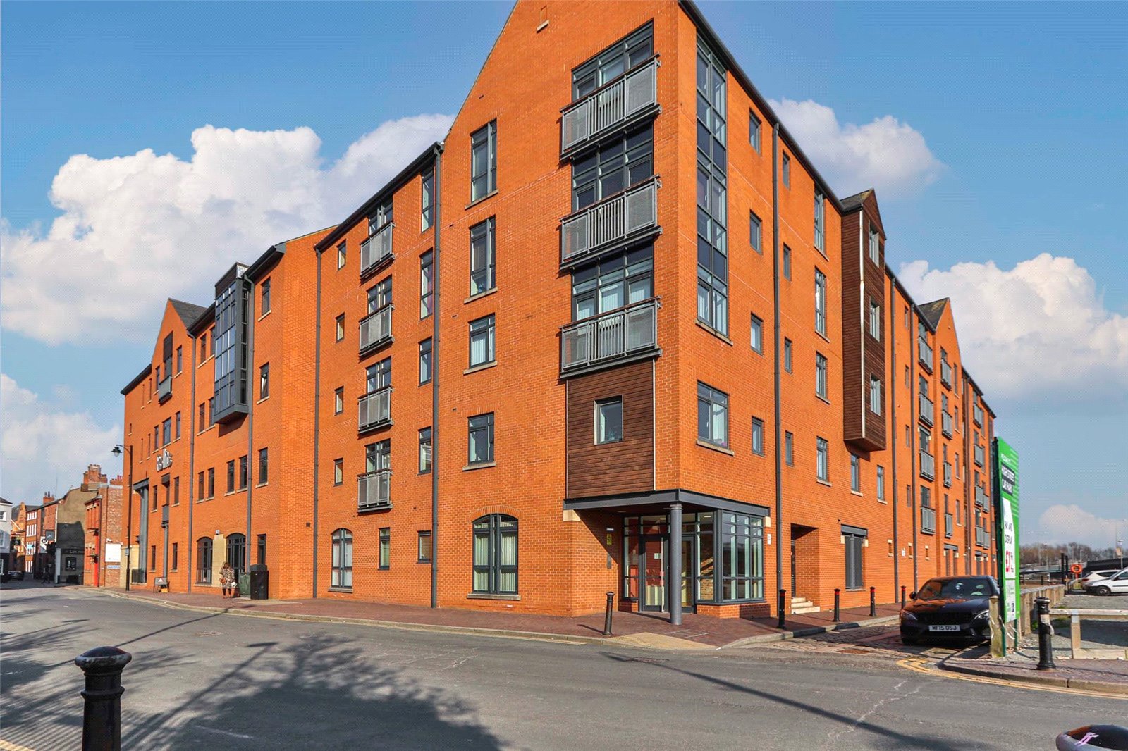 2 bed apartment for sale in High Street, Hull 0