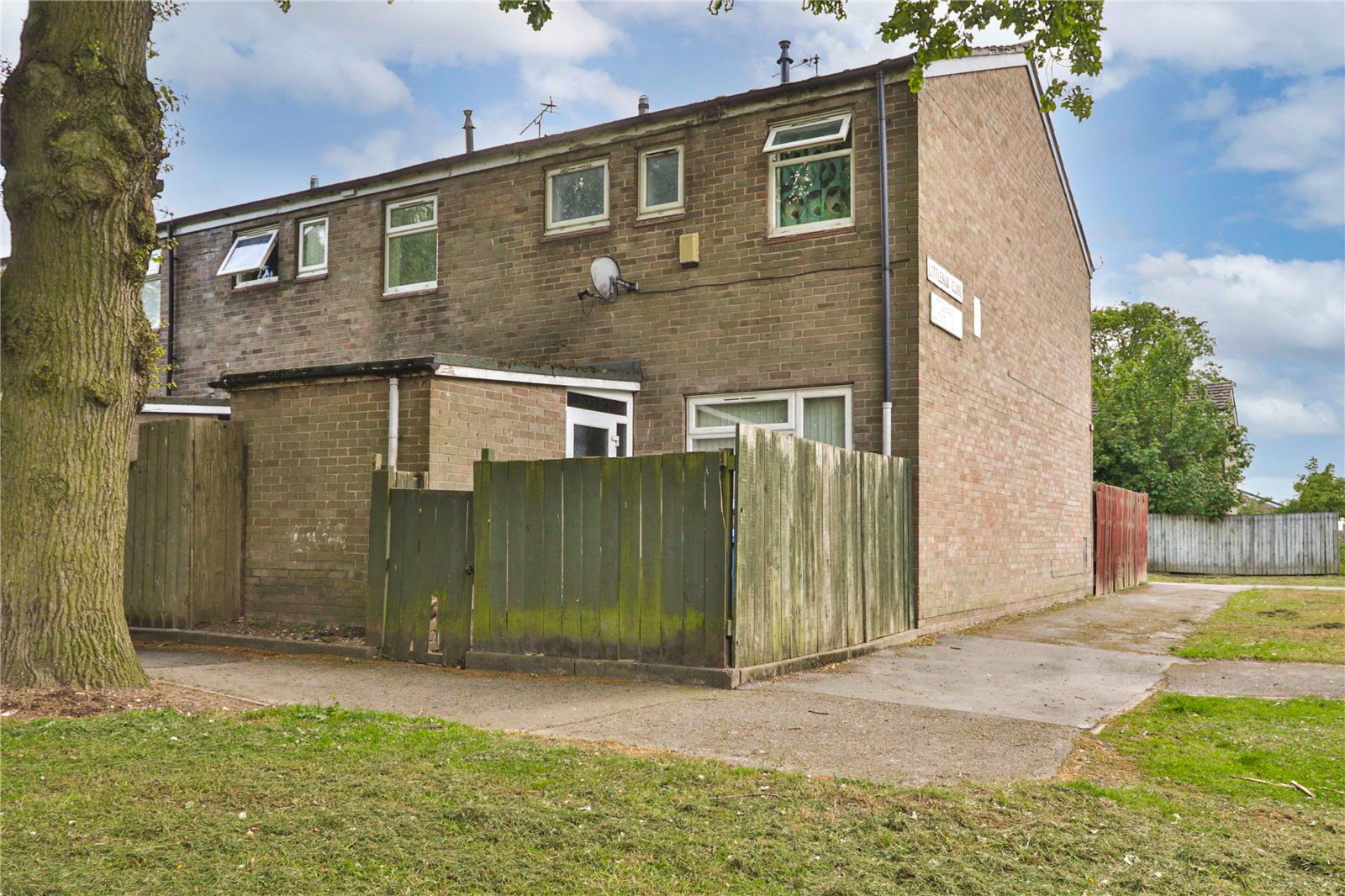 3 bed house for sale in Littleham Close, Bransholme  - Property Image 1
