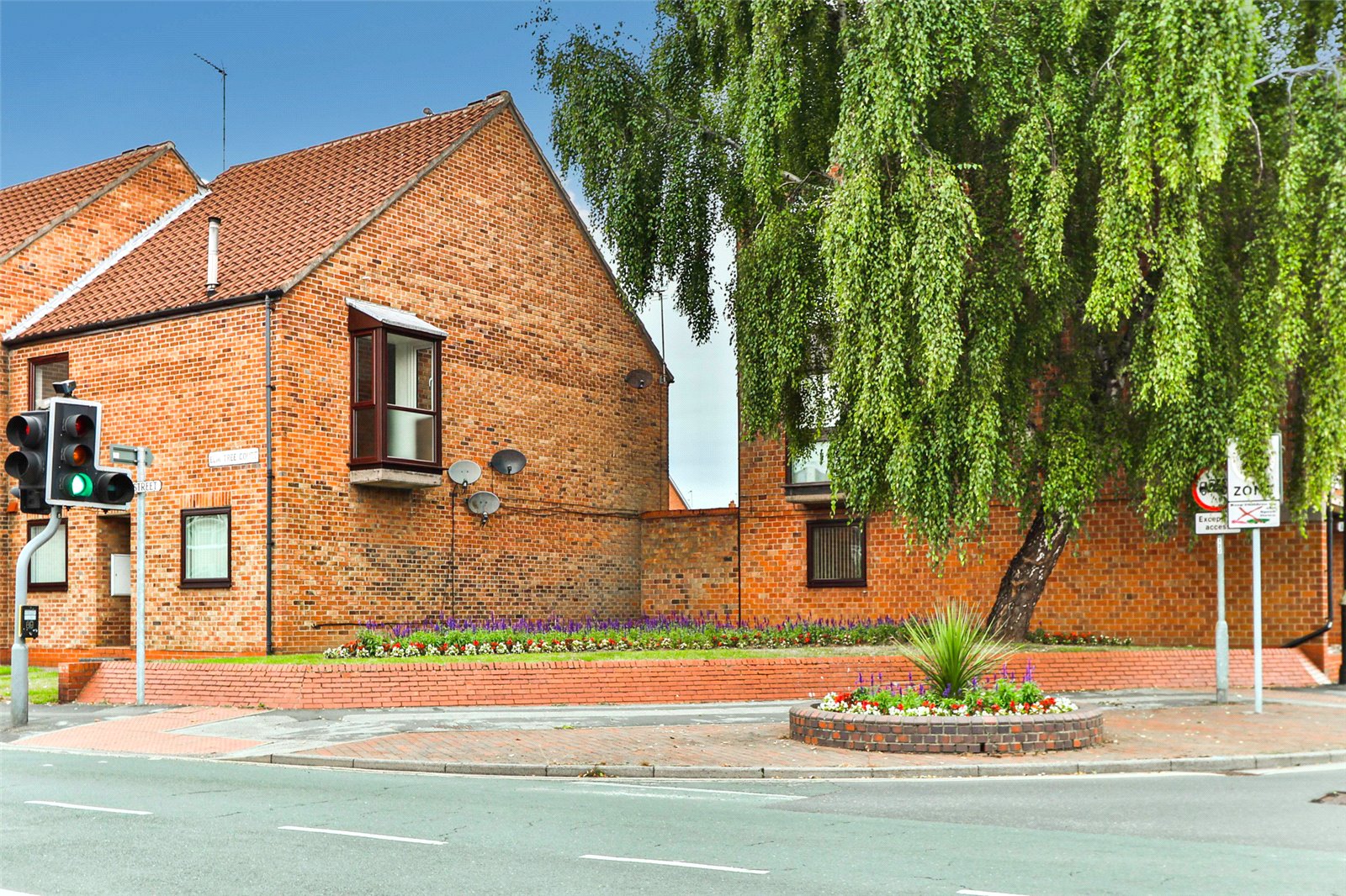2 bed apartment for sale in Elm Tree Court, Cottingham 0