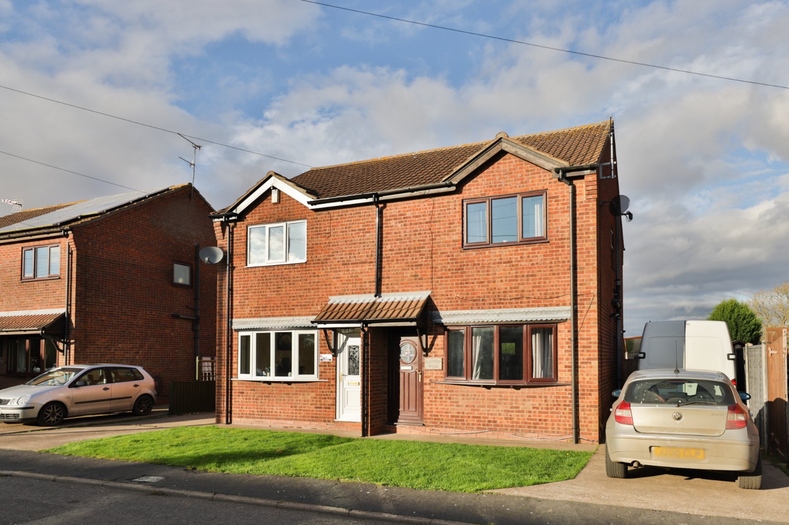 3 bed house for sale in Oxmarsh Lane, New Holland - Property Image 1