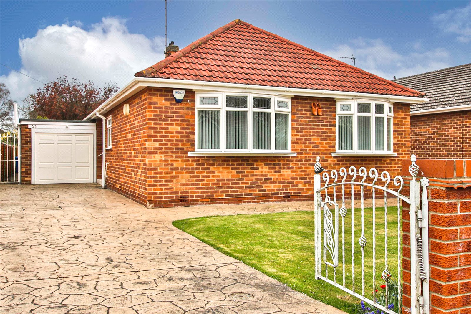 3 bed bungalow for sale in Prunus Avenue, Willerby 0