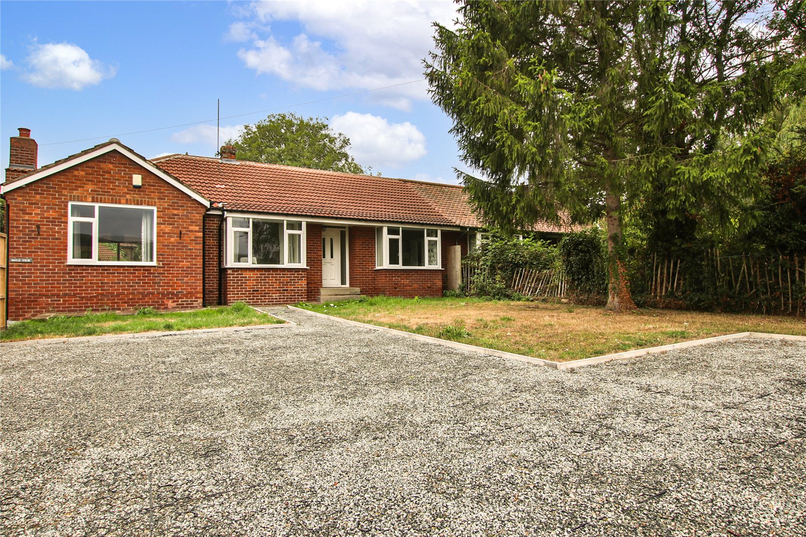 3 bed bungalow for sale in Little Wold Lane, South Cave, HU15