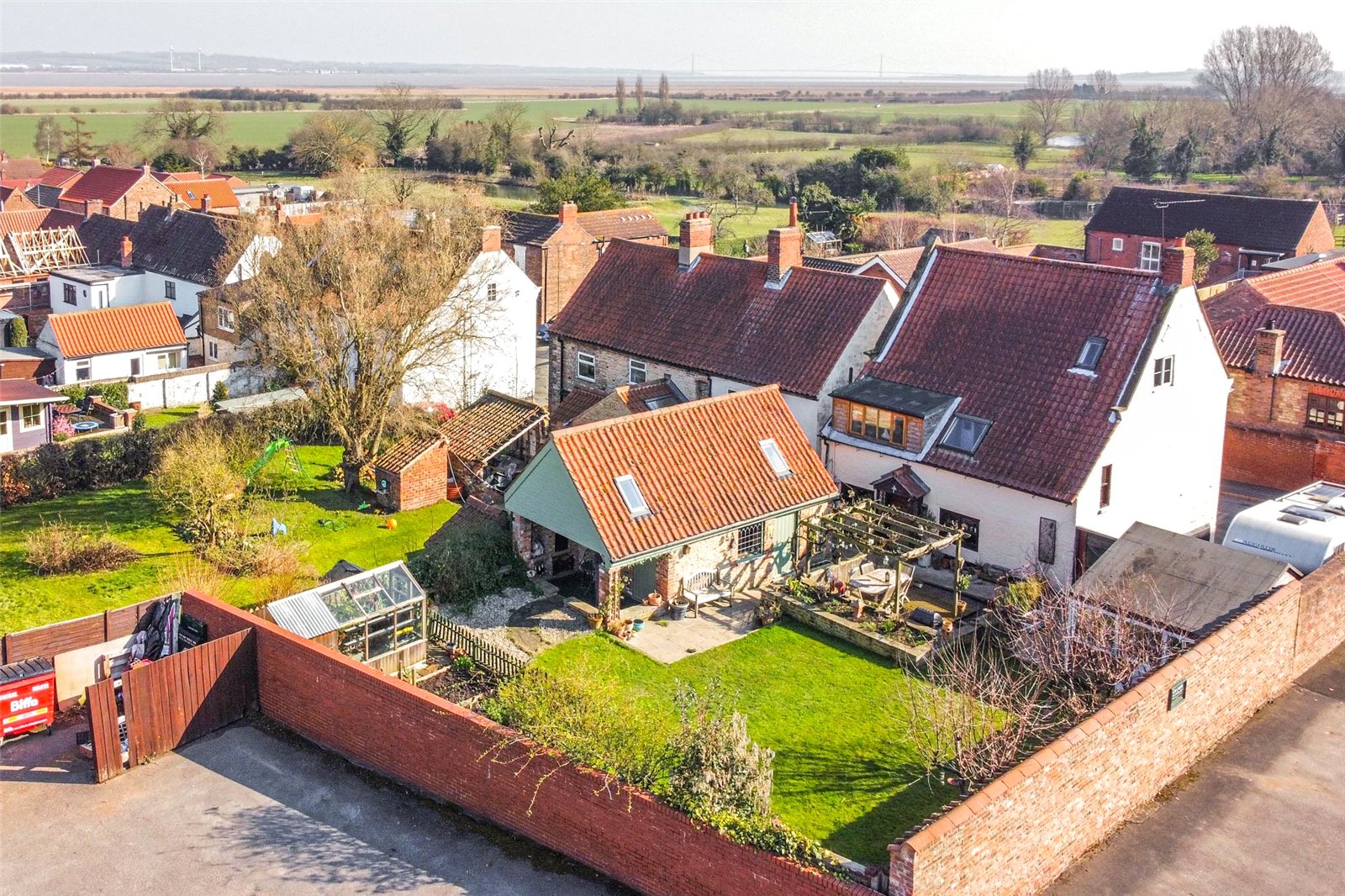 3 bed house for sale in Low Burgage, Winteringham 0