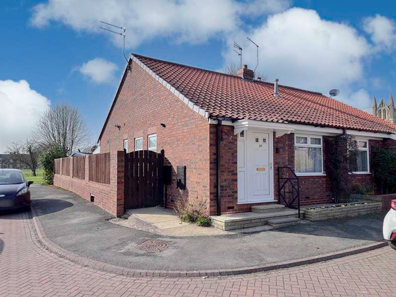 2 bed bungalow for sale in Minster Avenue, Beverley 0