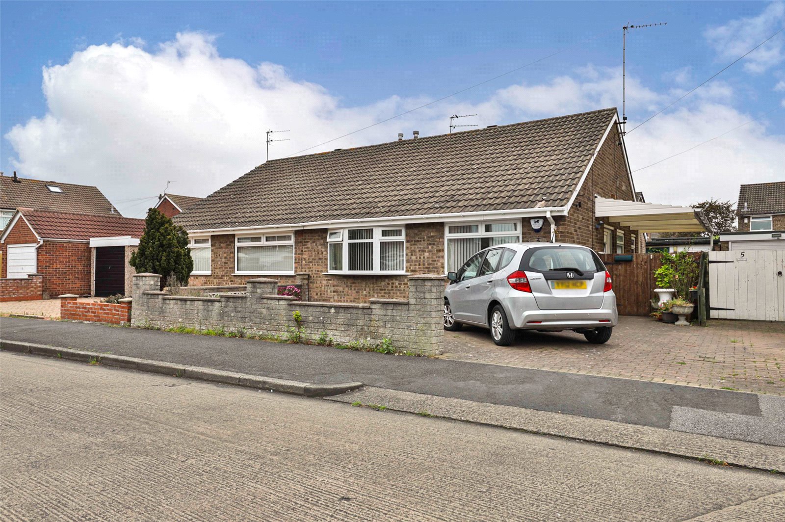 3 bed bungalow for sale in Langford Walk, Hull, HU4 