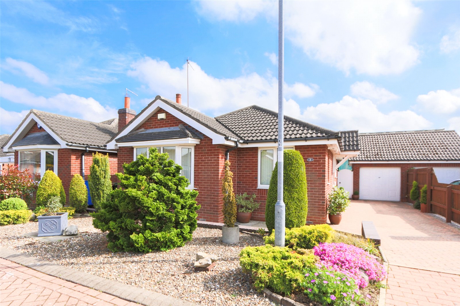 3 bed bungalow for sale in Whitehouse Walk, Dunswell, HU6 