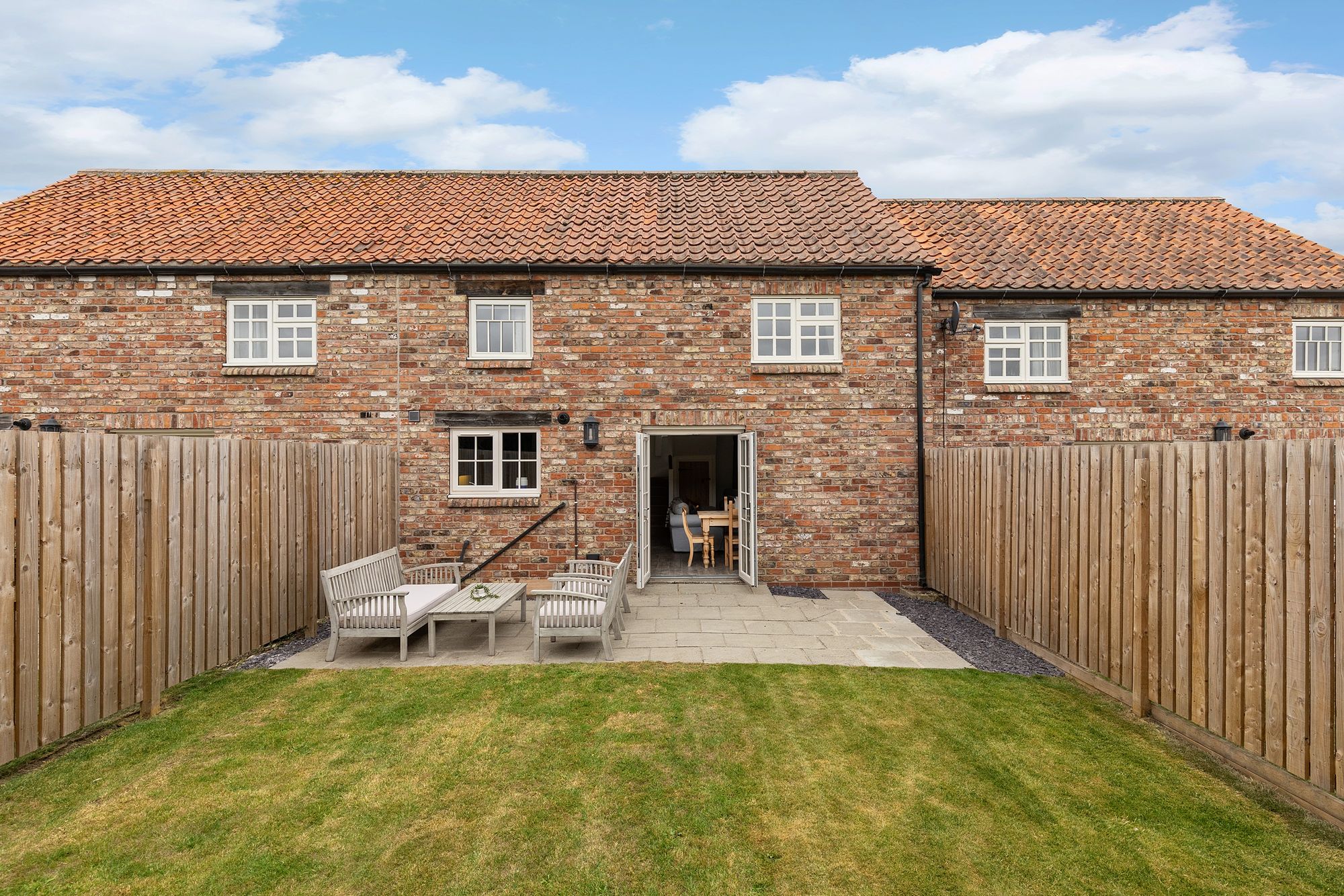 3 bed terraced cottage for sale in Chestnut Farm, York  - Property Image 2