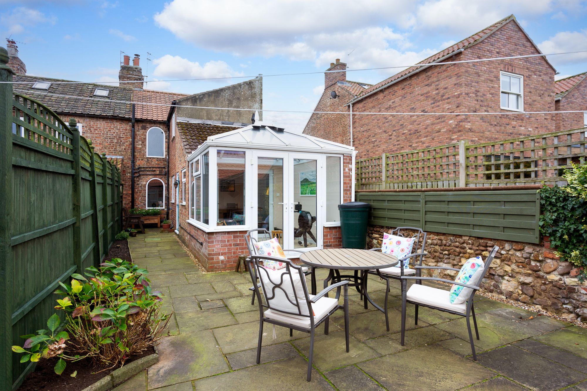 2 bed cottage for sale in Main Street, York  - Property Image 4