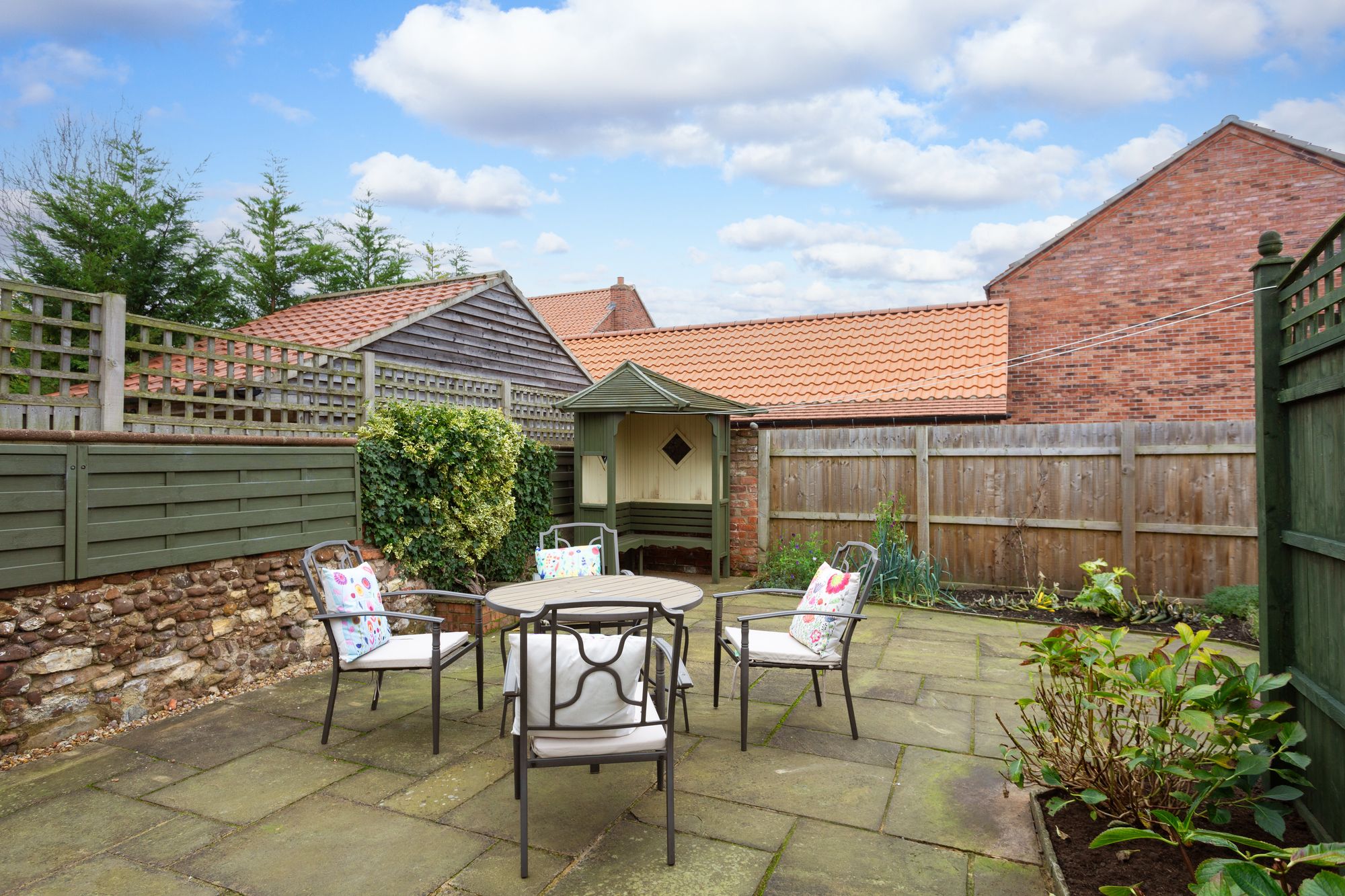 2 bed cottage for sale in Main Street, York  - Property Image 16