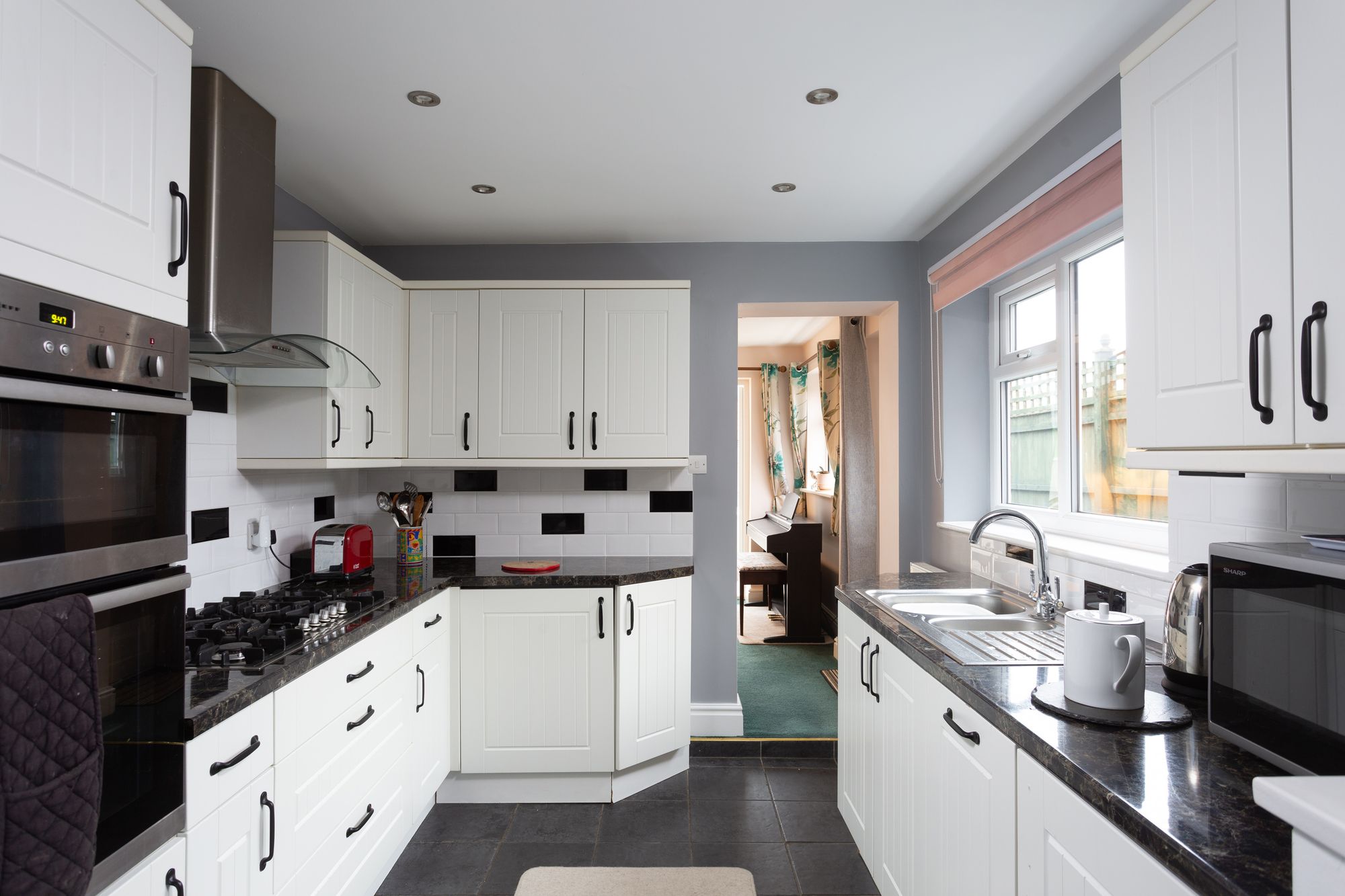 2 bed cottage for sale in Main Street, York  - Property Image 3
