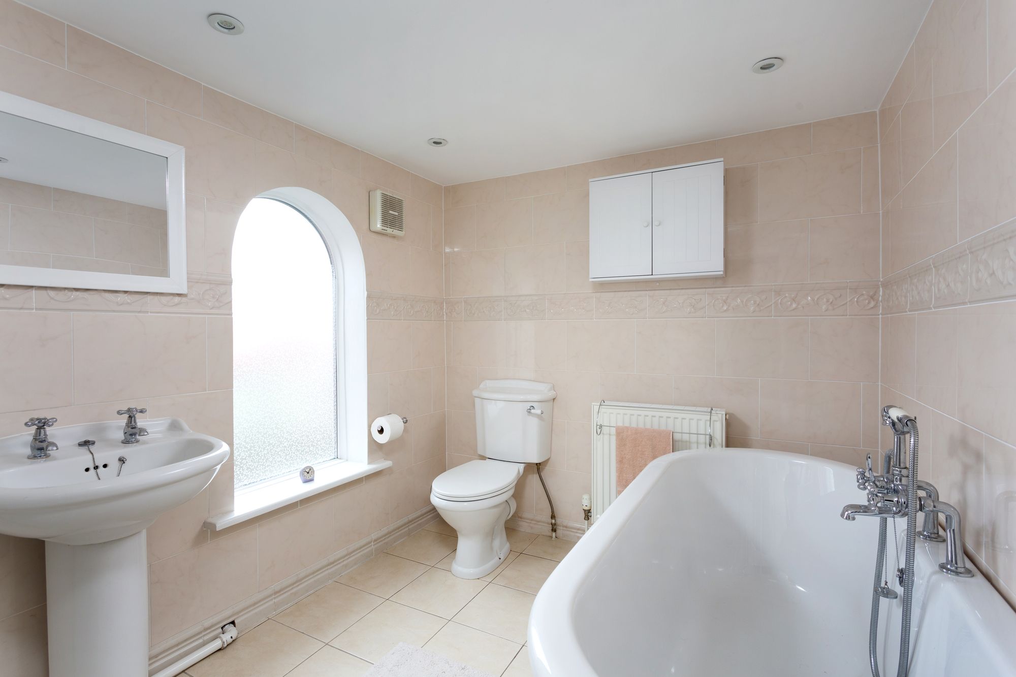 2 bed cottage for sale in Main Street, York  - Property Image 8