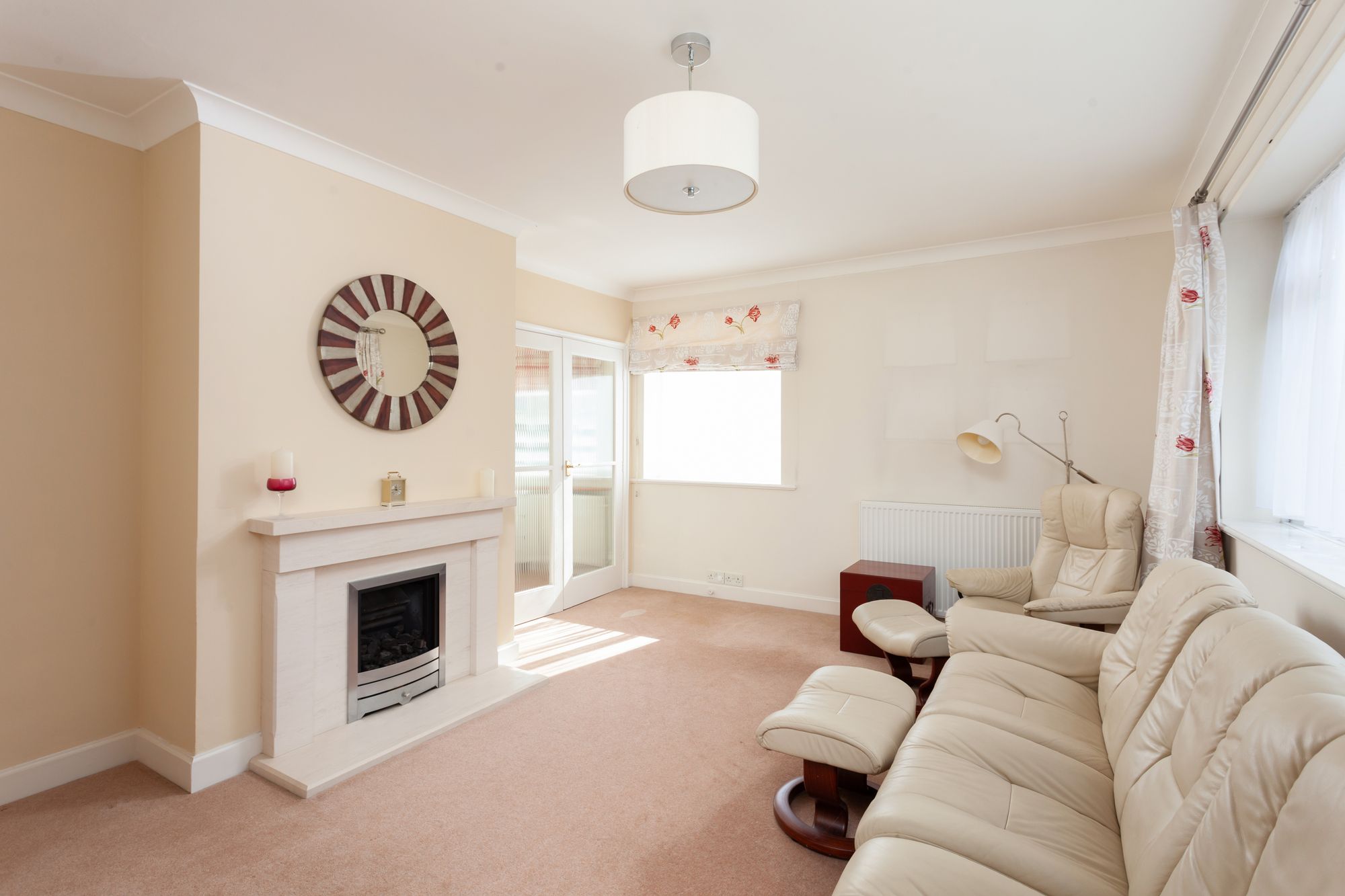 3 bed bungalow for sale in Dikelands Lane, York  - Property Image 2