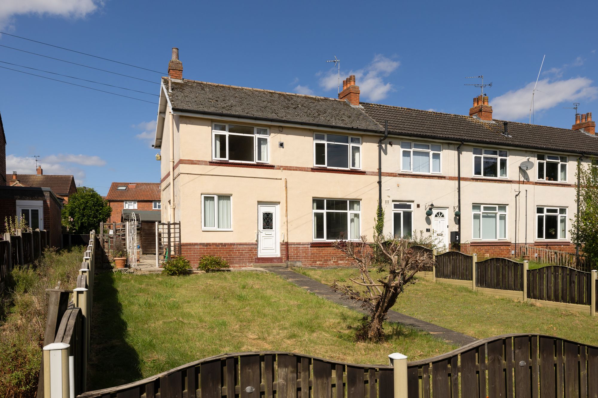 2 bed terraced house for sale in Clifford Road, Wetherby  - Property Image 1