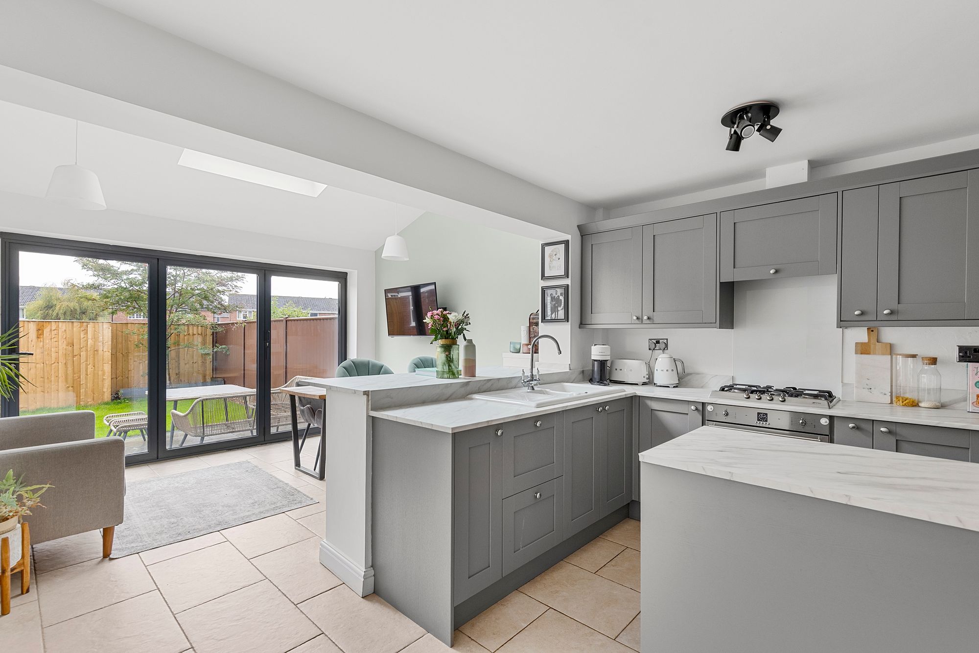3 bed semi-detached house for sale in Bellmans Croft, York  - Property Image 2