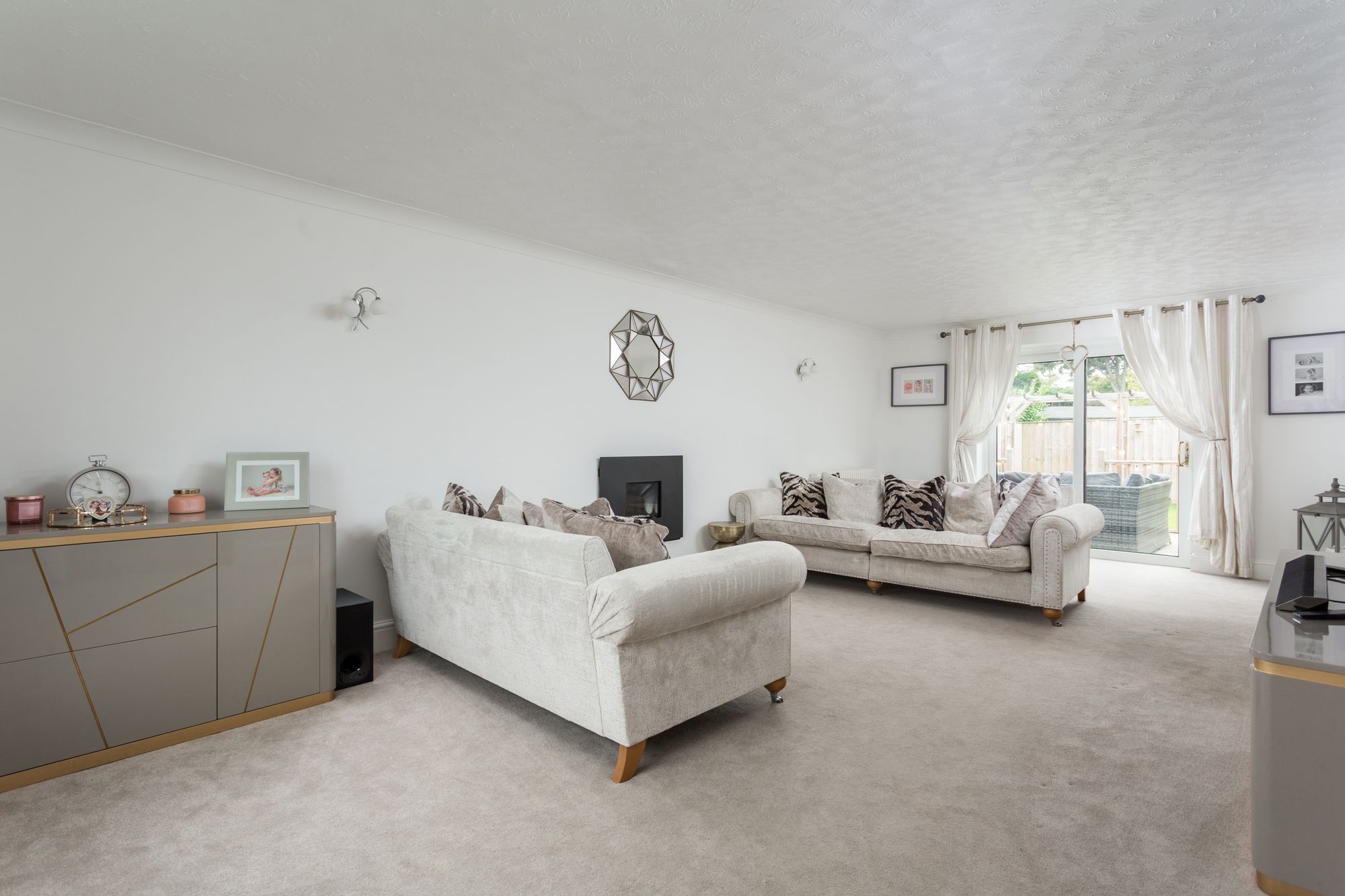 4 bed detached house for sale in Dawnay Garth, York  - Property Image 3