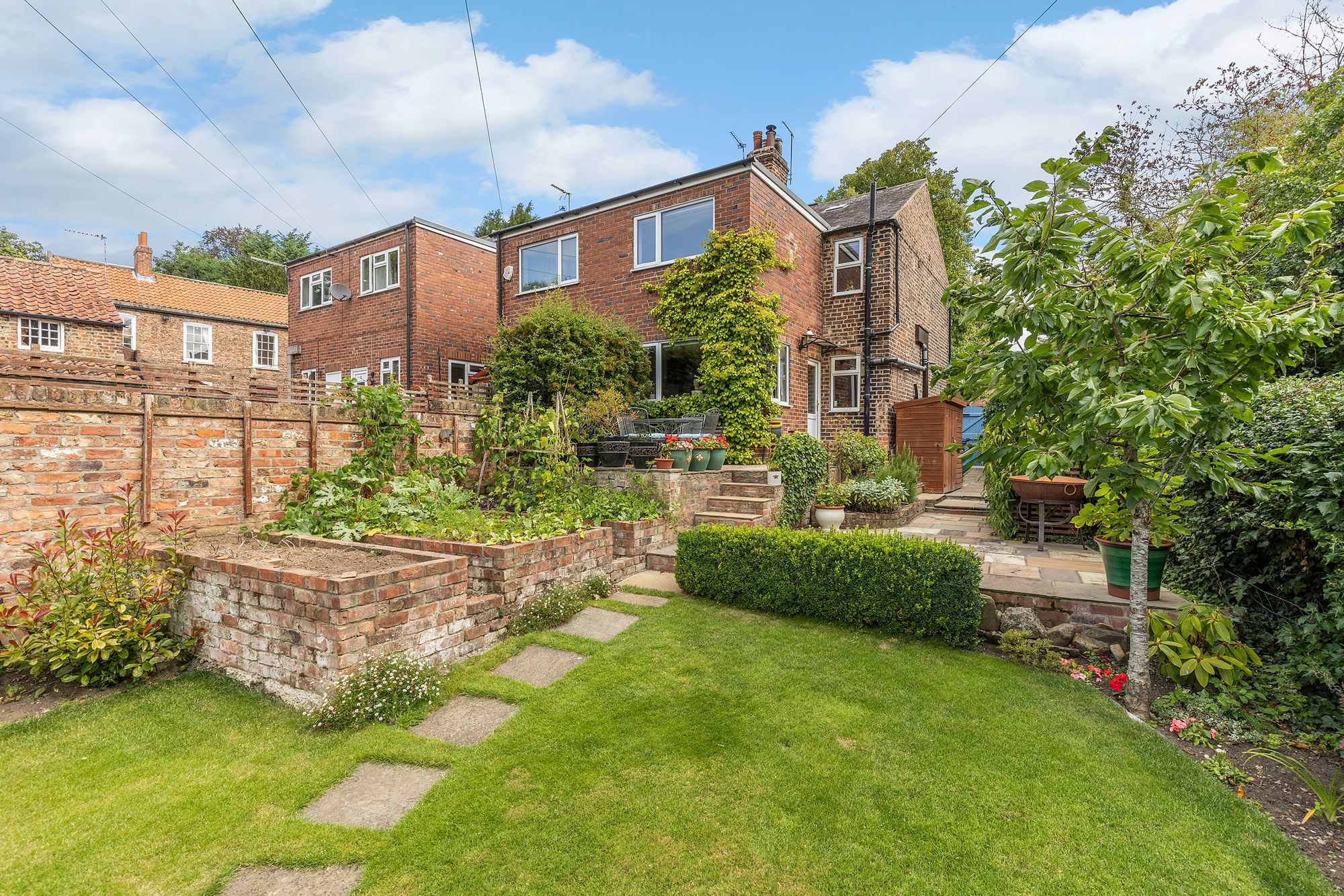 3 bed end of terrace house for sale in Church View, York  - Property Image 5