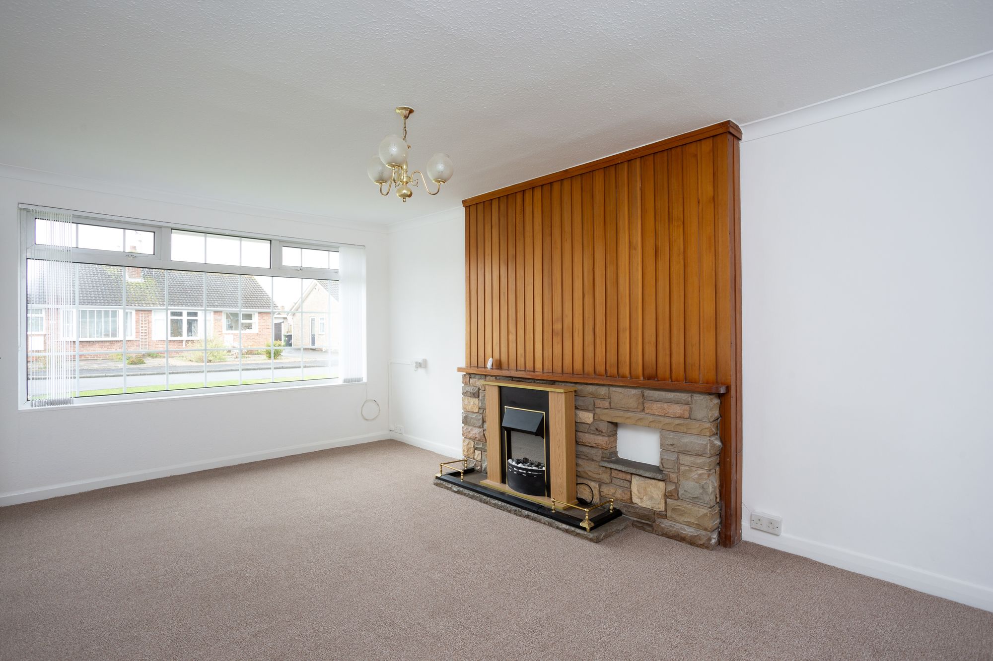 2 bed bungalow for sale in Harcourt Close, York  - Property Image 2