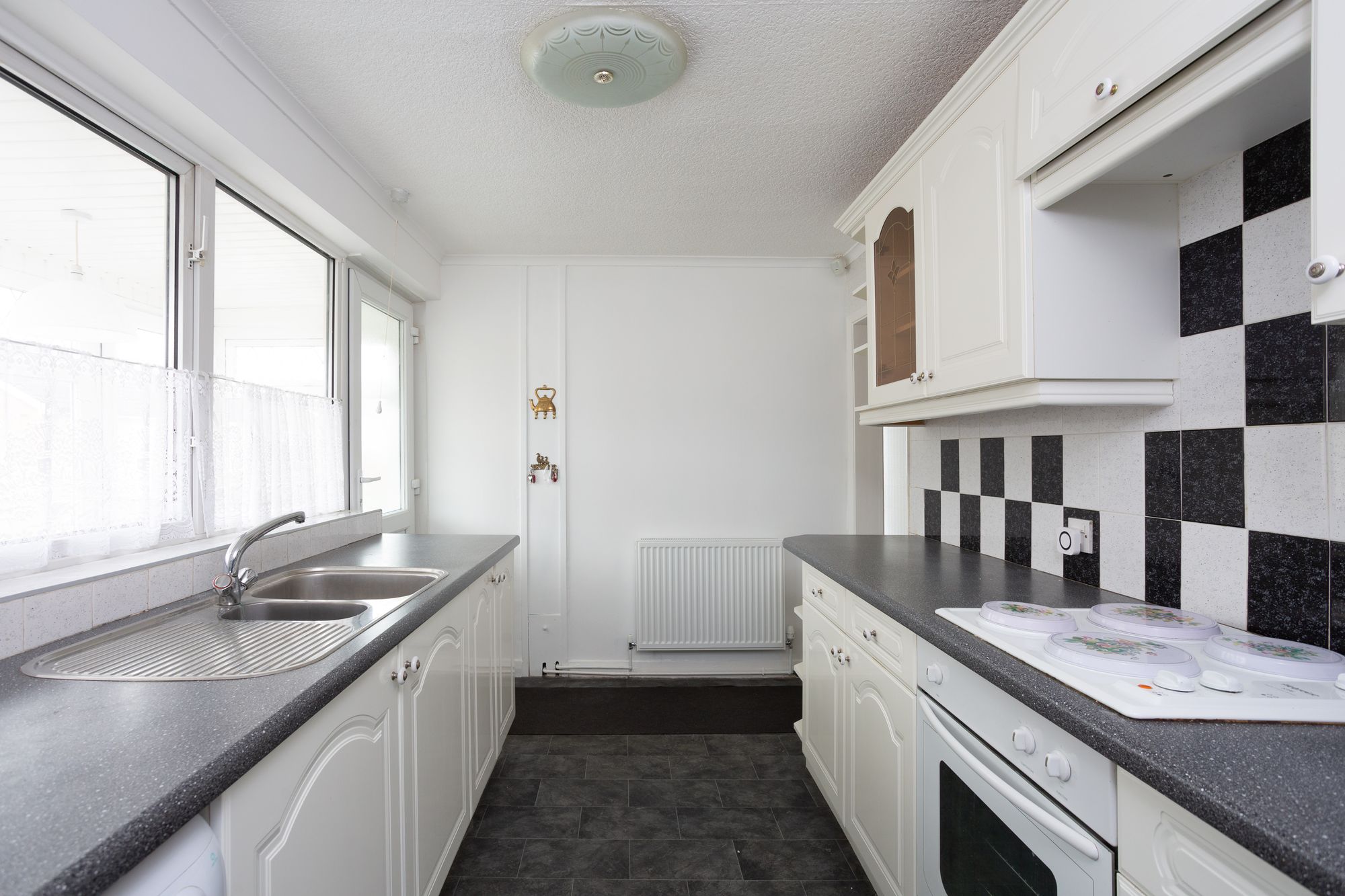 2 bed bungalow for sale in Harcourt Close, York  - Property Image 9