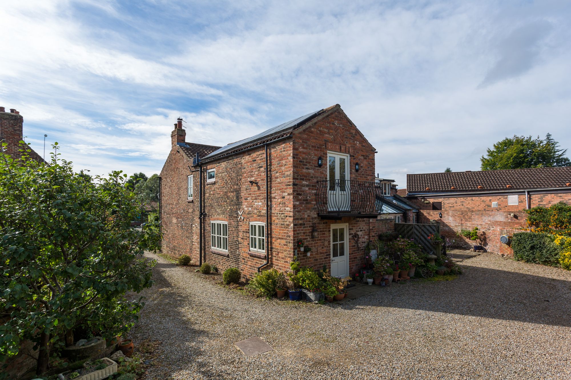 3 bed for sale in Church Street, York  - Property Image 3