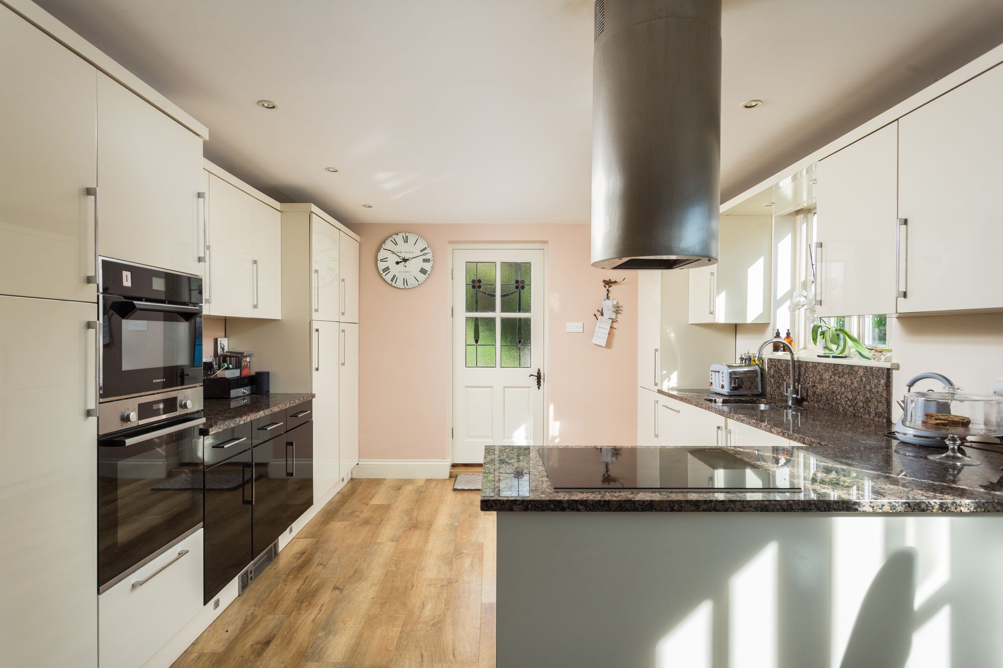 3 bed for sale in Church Street, York  - Property Image 7