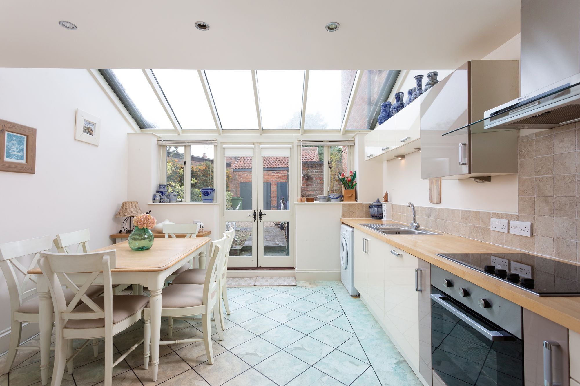 2 bed terraced cottage for sale in Church Street, York  - Property Image 11