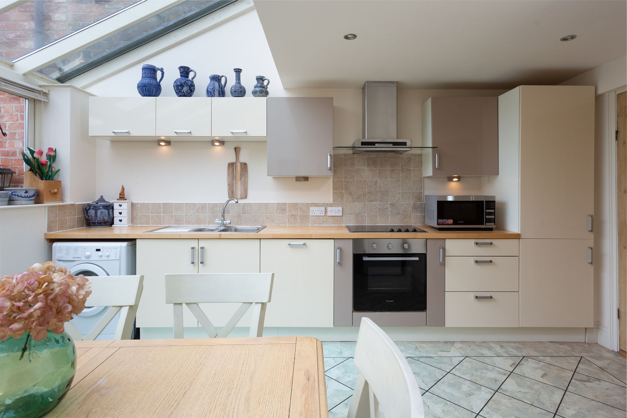 2 bed terraced cottage for sale in Church Street, York  - Property Image 2