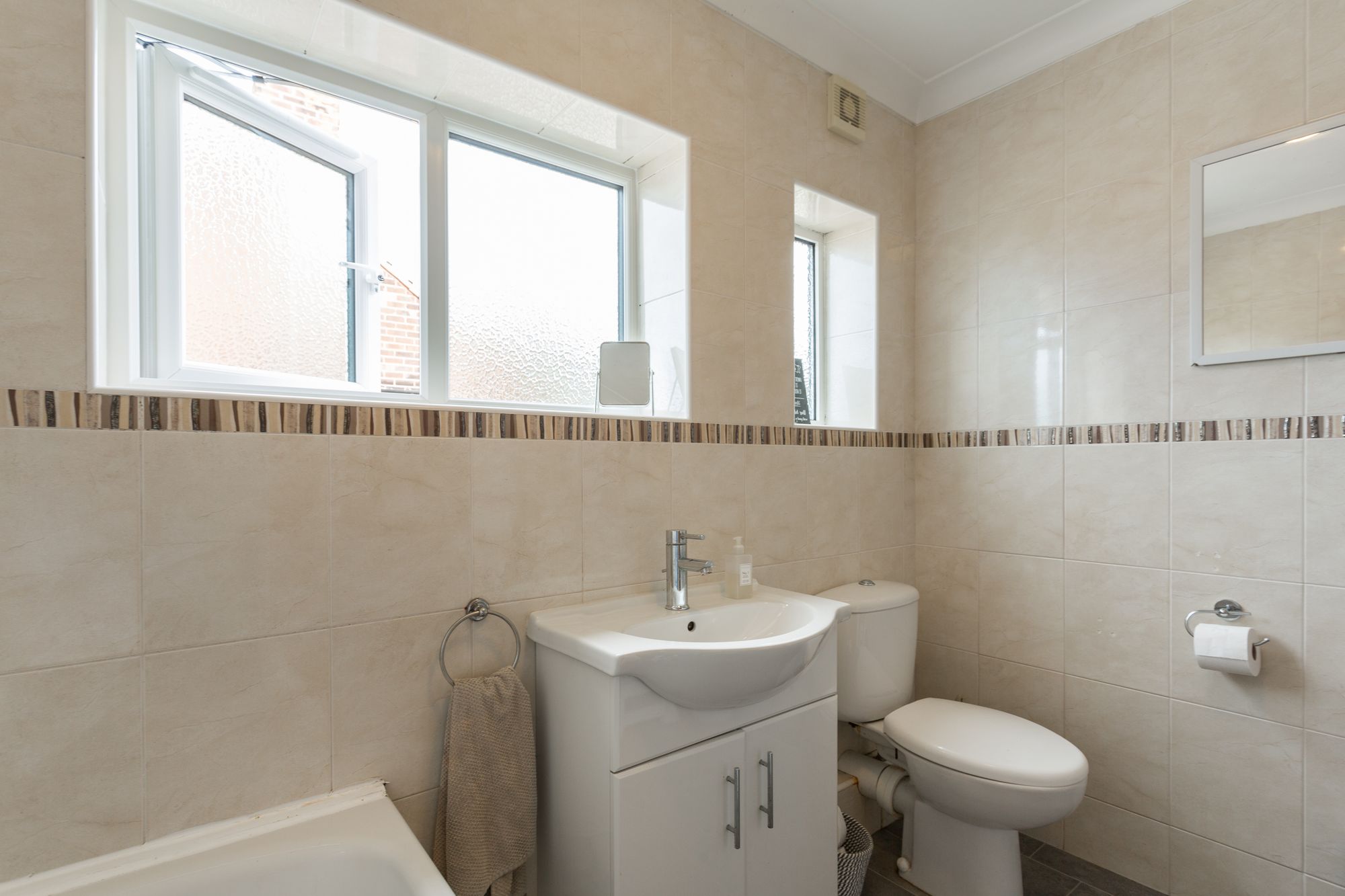 3 bed semi-detached house for sale in Queens Gardens, Tadcaster  - Property Image 7