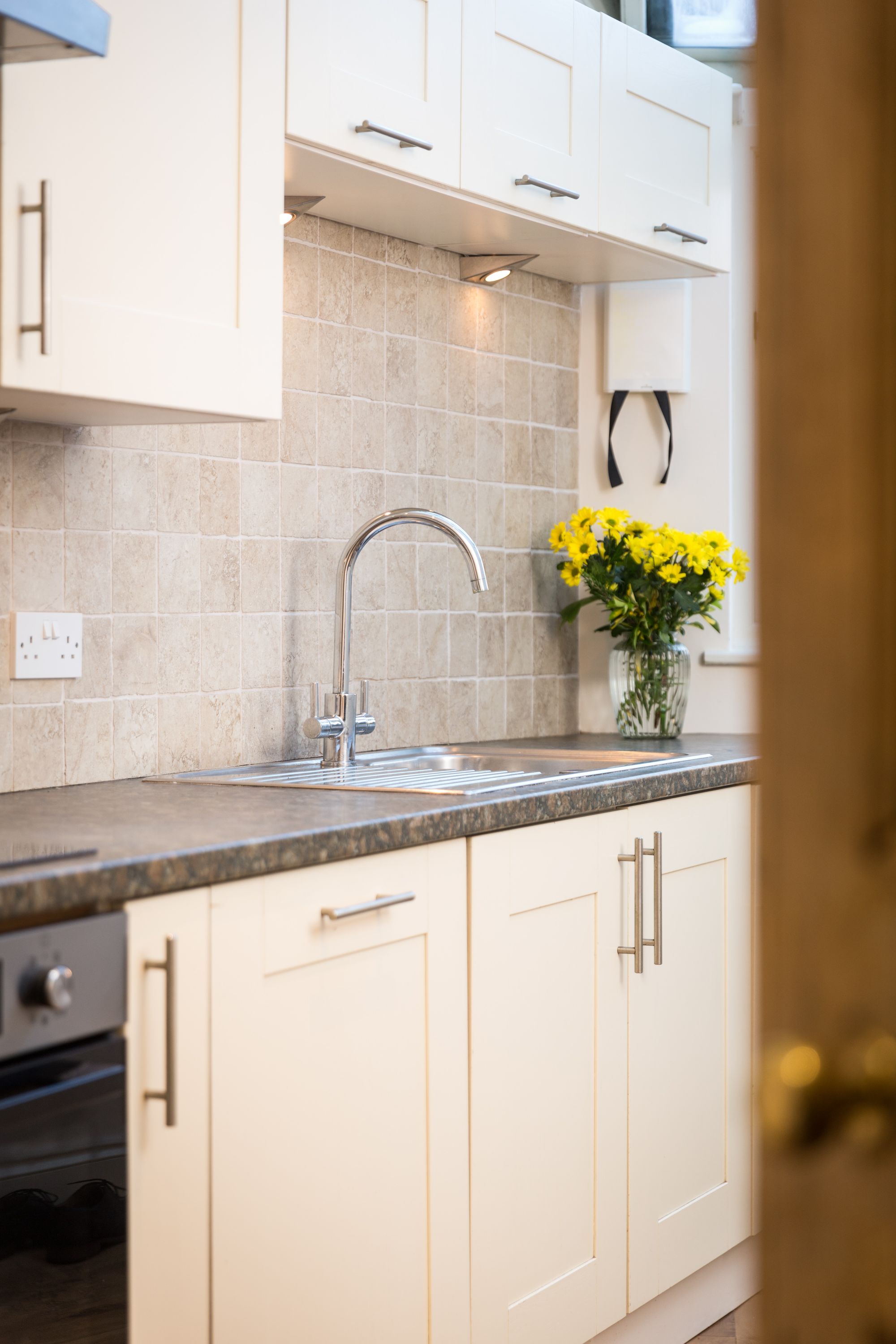 2 bed cottage for sale in Church Street, York  - Property Image 6