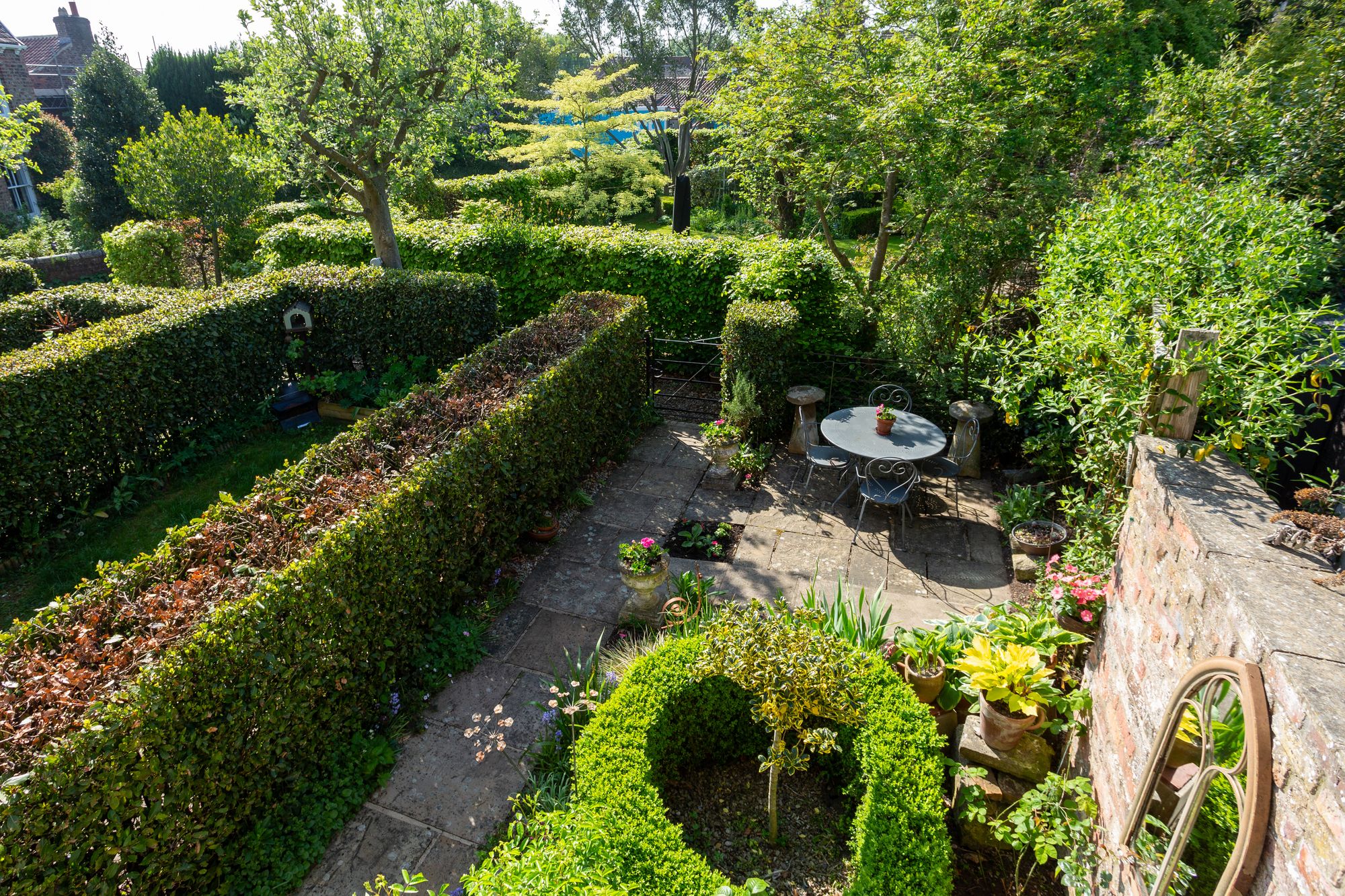 2 bed cottage for sale in Church Street, York  - Property Image 2