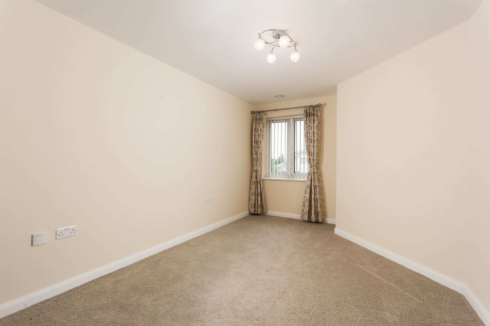 2 bed flat for sale in Top Lane, York  - Property Image 9