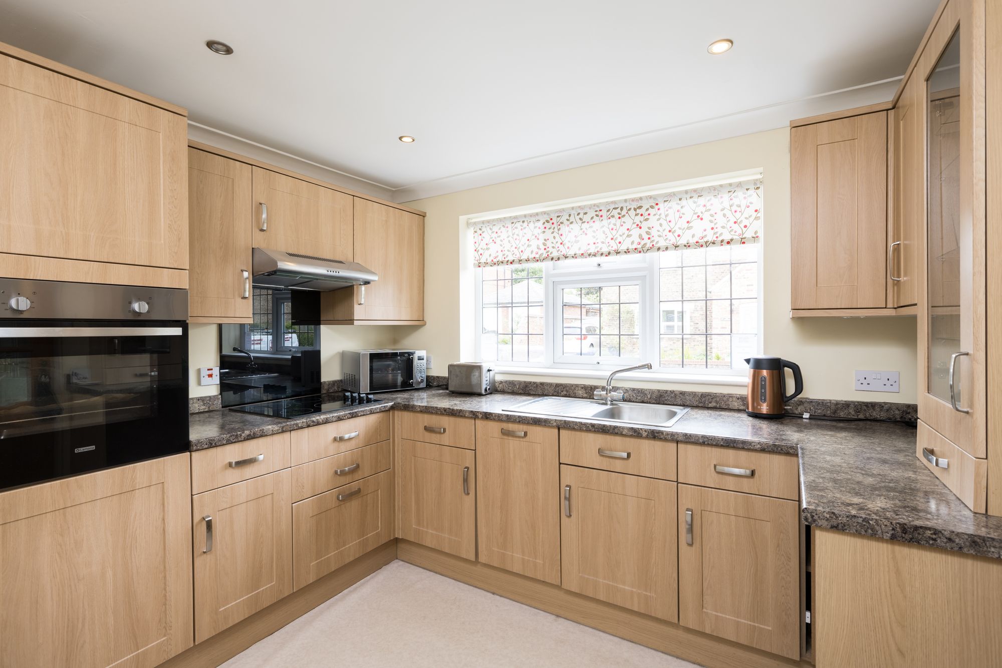 2 bed bungalow for sale in Main Street, York  - Property Image 2