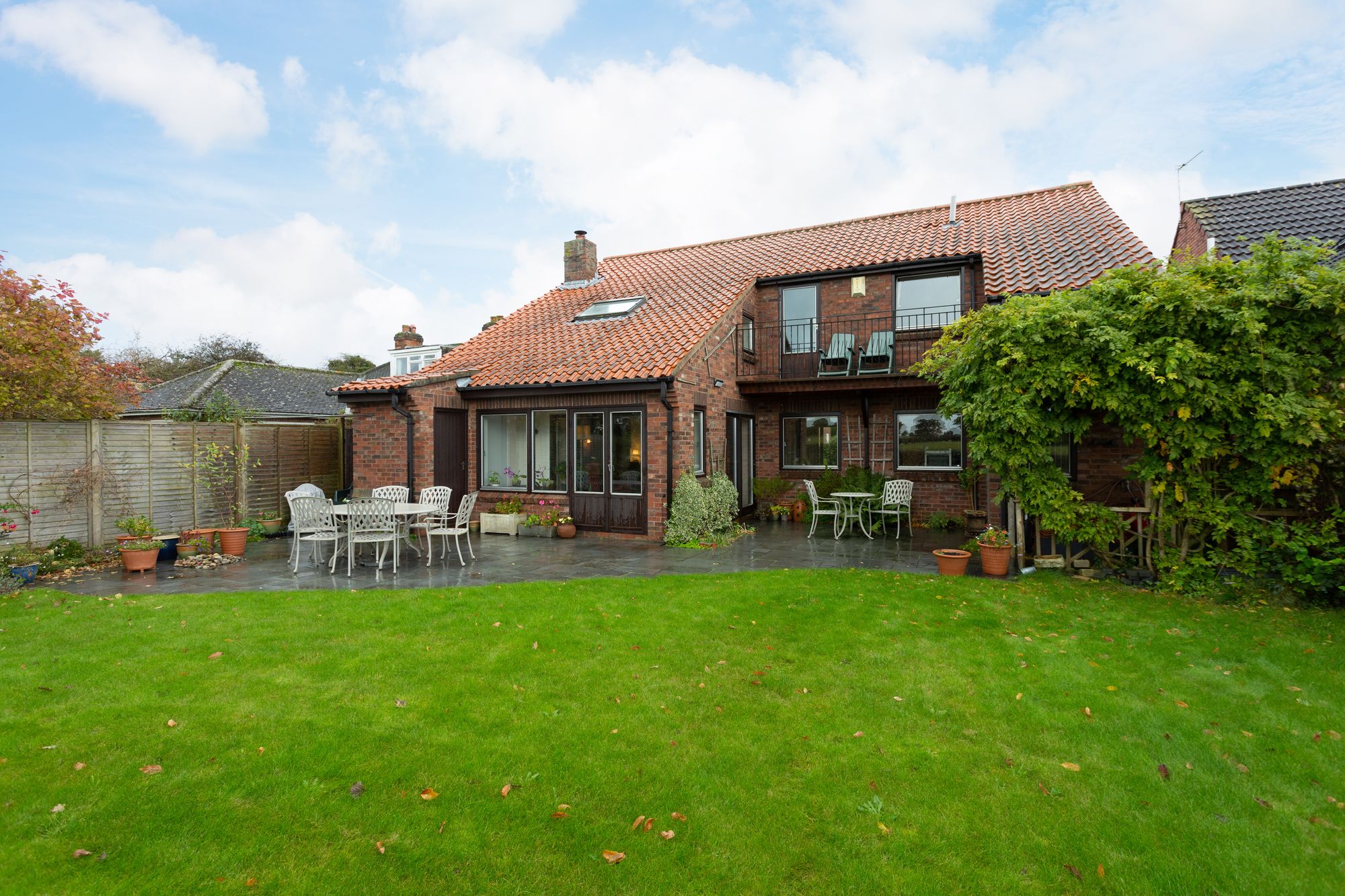 5 bed bungalow for sale in Mill Lane, York  - Property Image 1