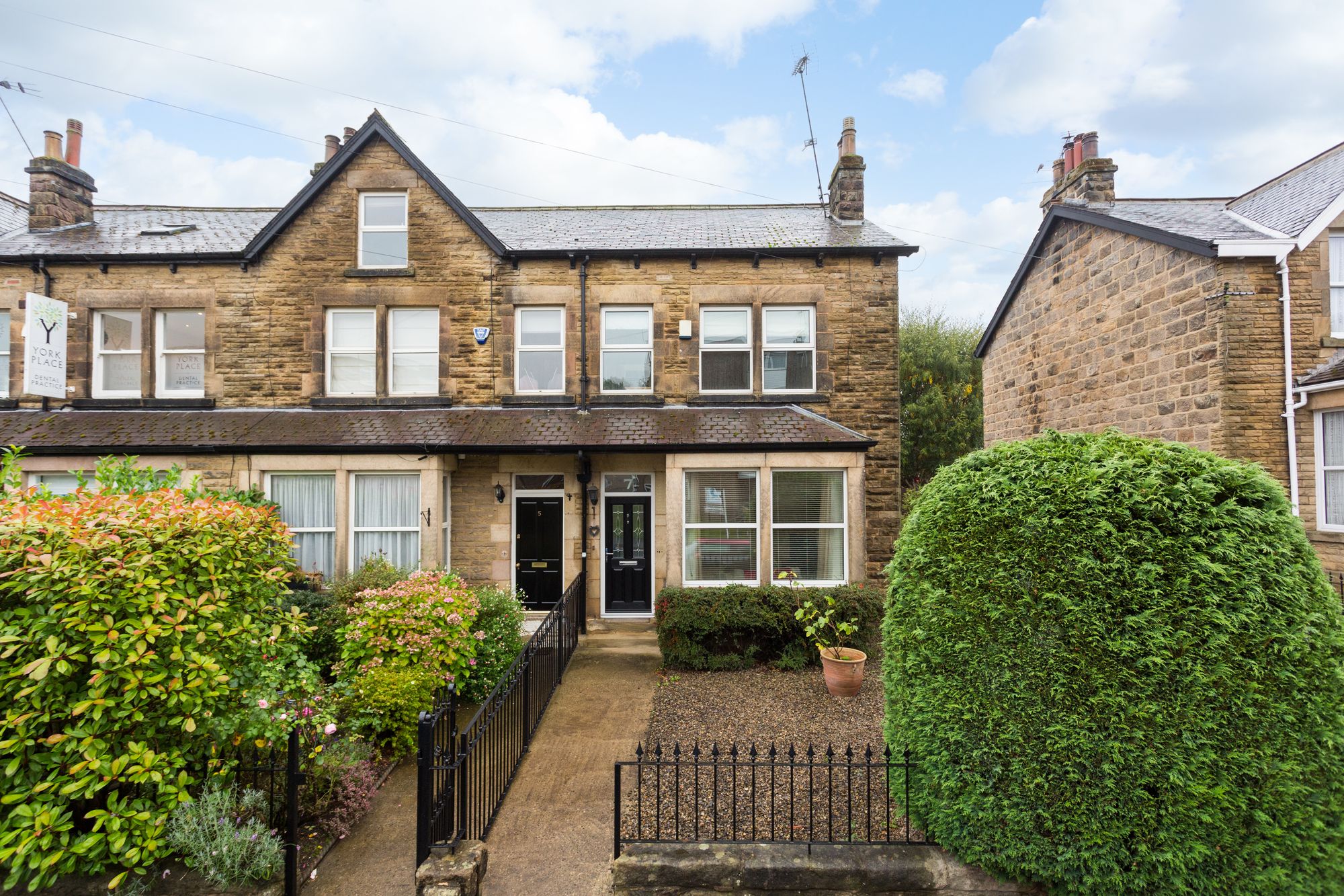 4 bed semi-detached town house for sale in York Place, Wetherby  - Property Image 1