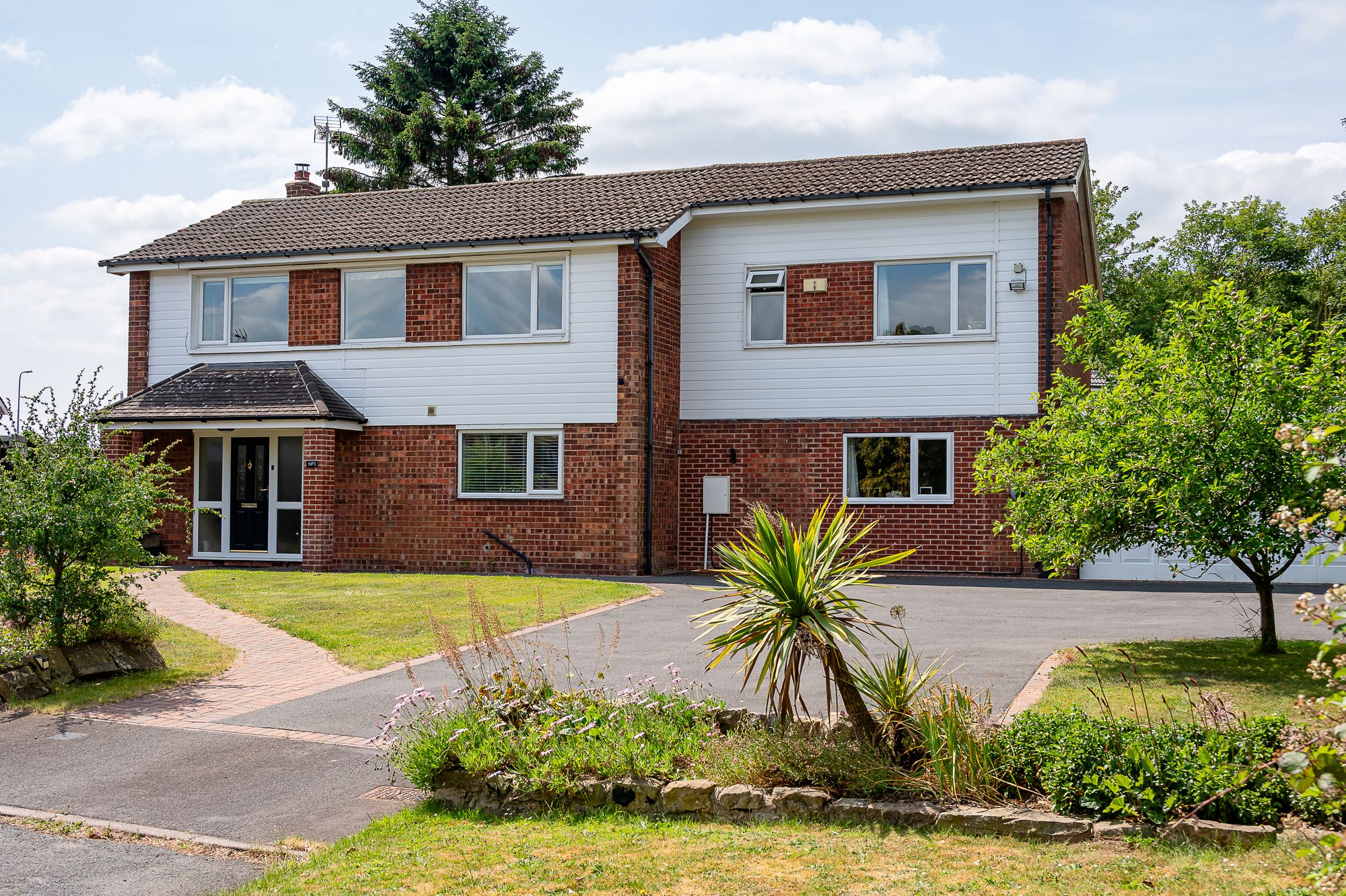 5 bed detached house for sale in Pike Hills Mount, York  - Property Image 1