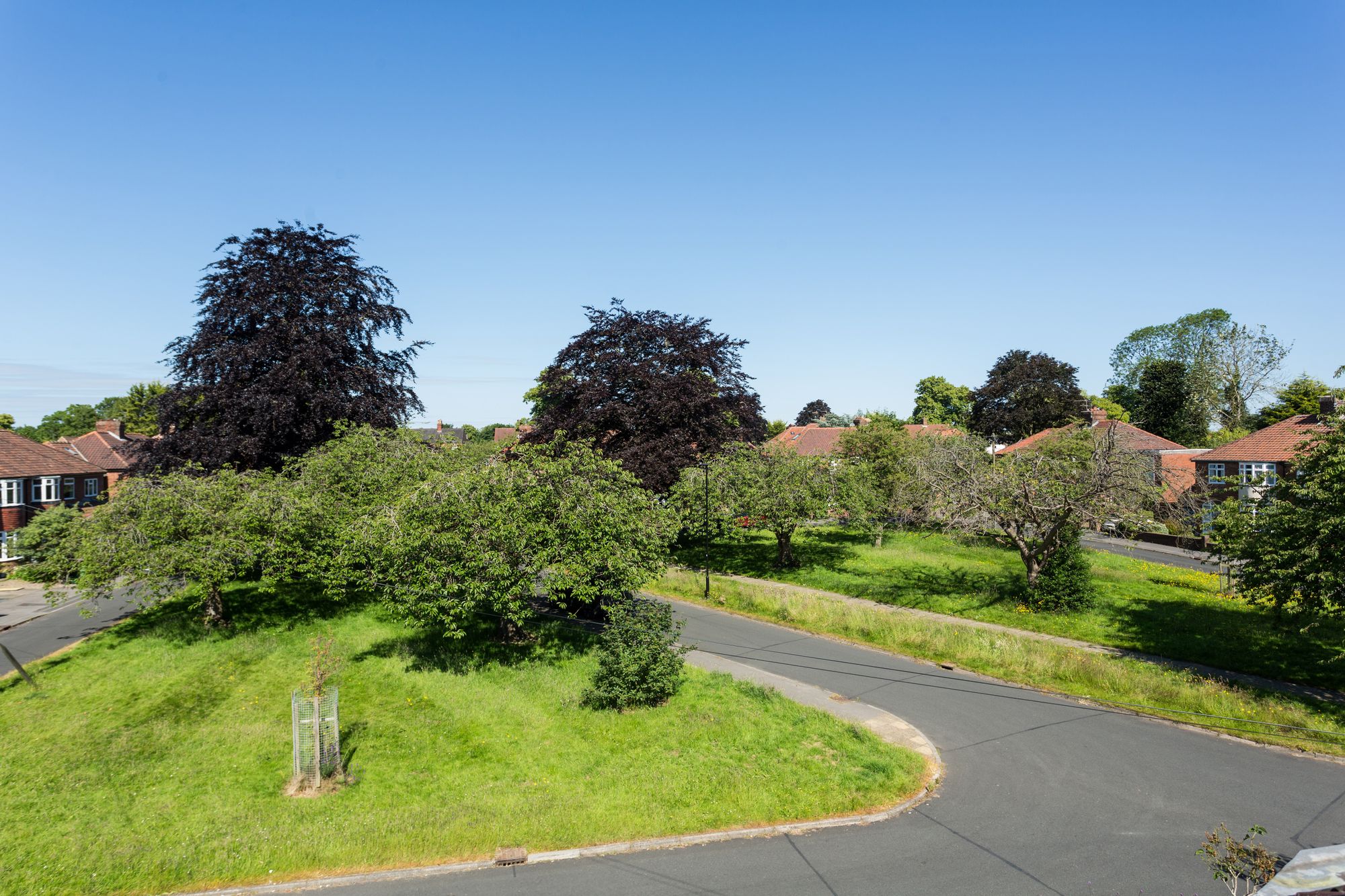 6 bed semi-detached house for sale in Hunters Way, York  - Property Image 15