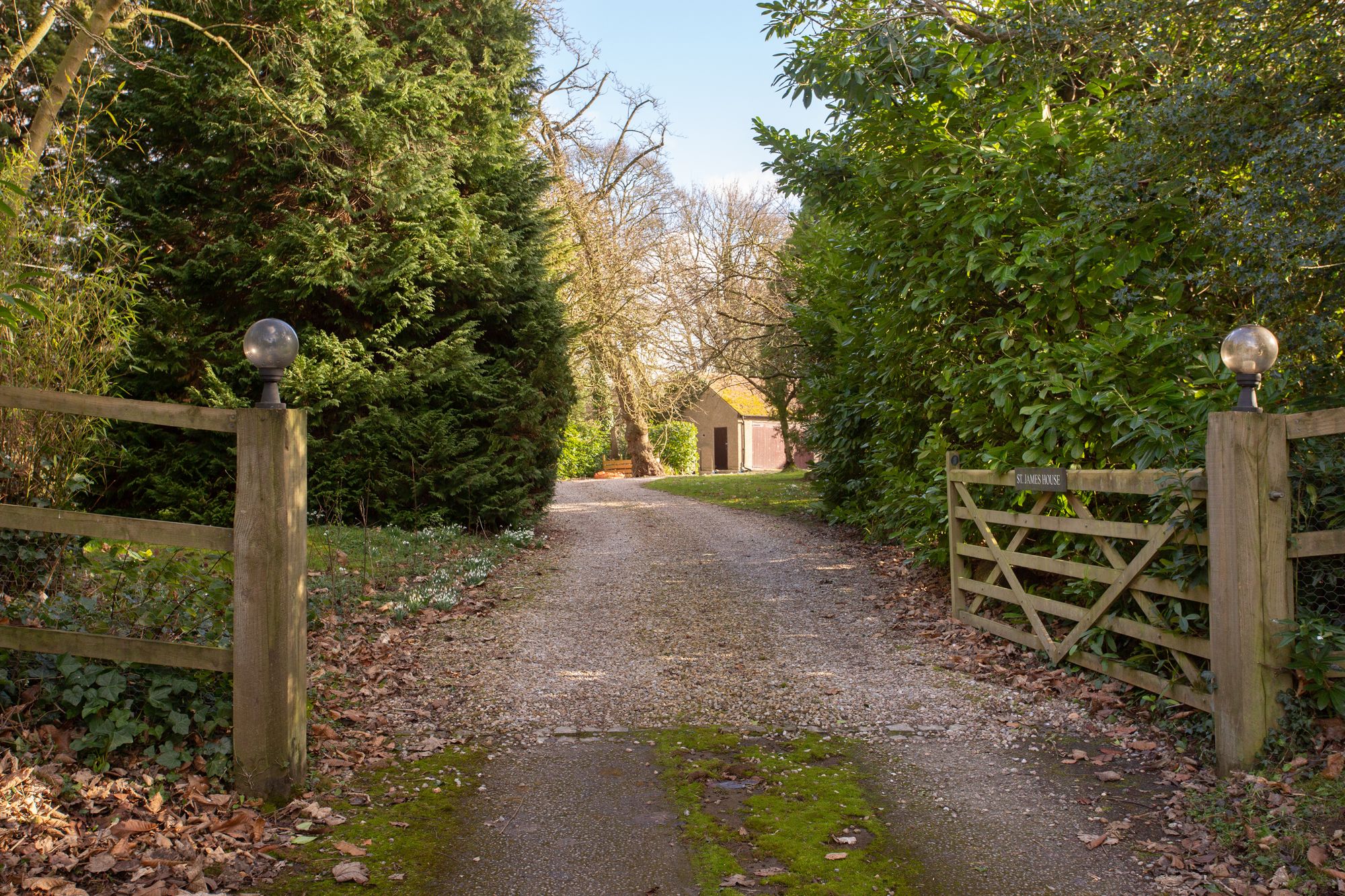 6 bed semi-detached house for sale in Main Street, York  - Property Image 35