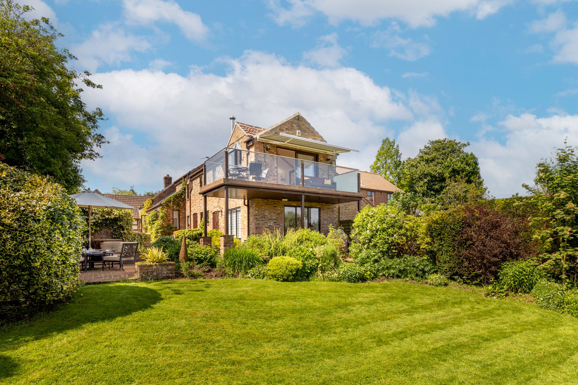 5 bed detached house for sale in Holly Close, York  - Property Image 2