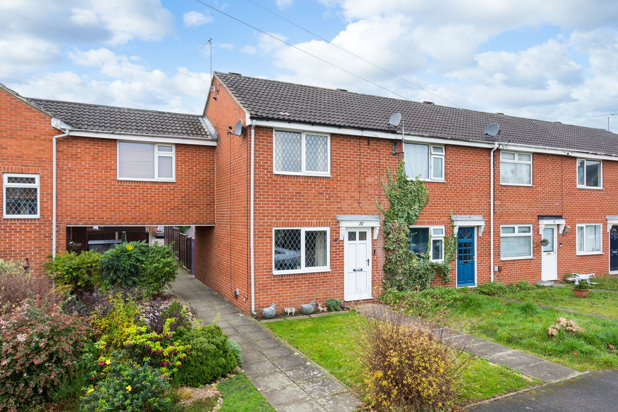 2 bed semi-detached house for sale in Fairfield Road, Tadcaster  - Property Image 1