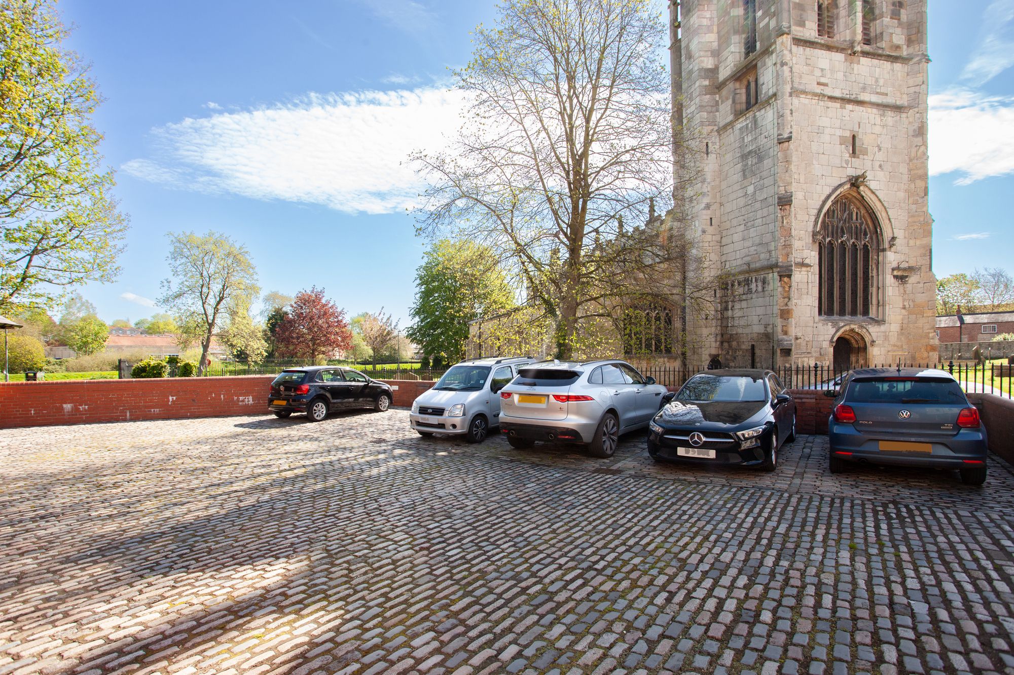 2 bed terraced house for sale in Churchyard, Tadcaster  - Property Image 25