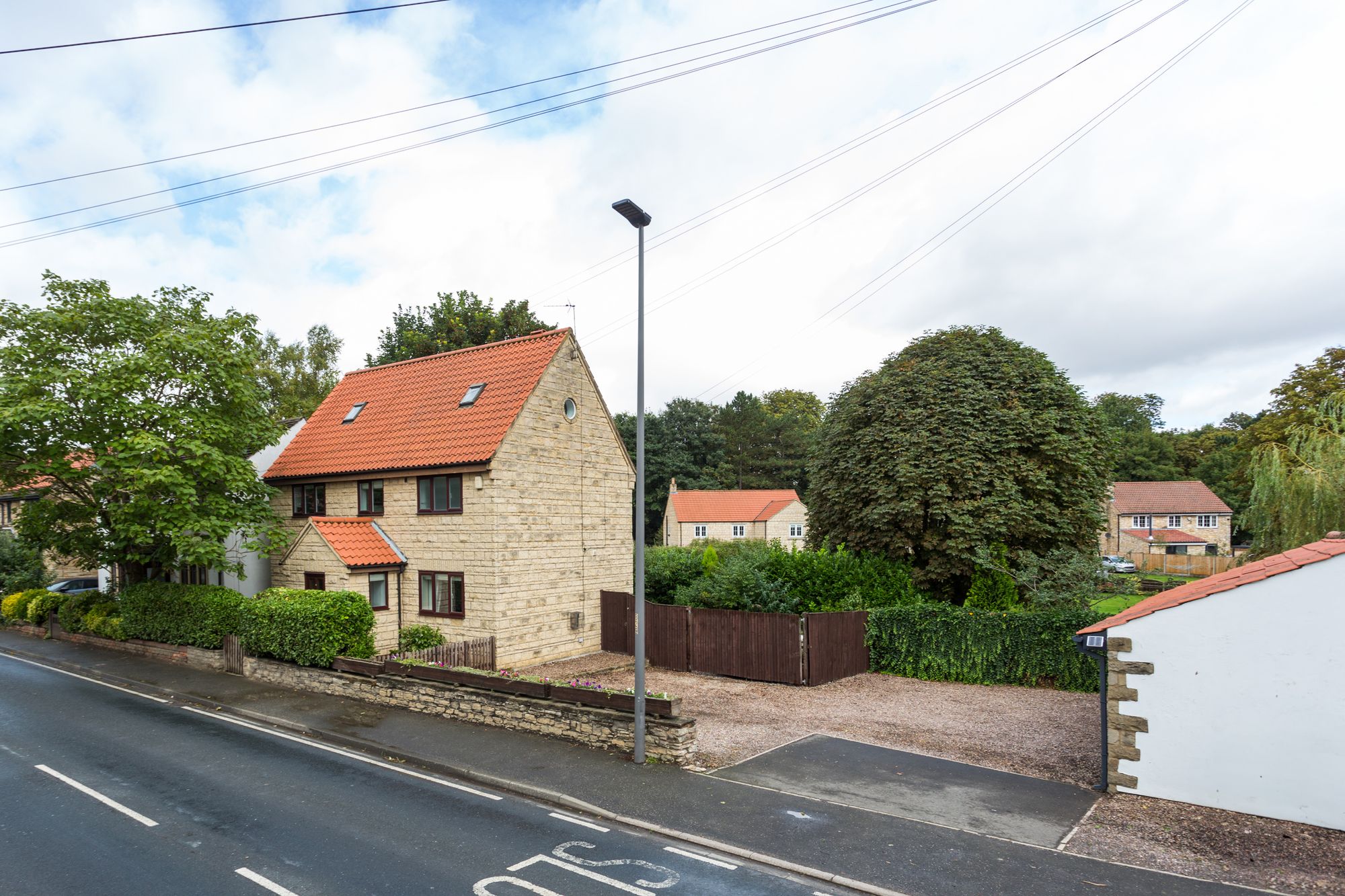 5 bed house for sale in Main Street, Leeds  - Property Image 19