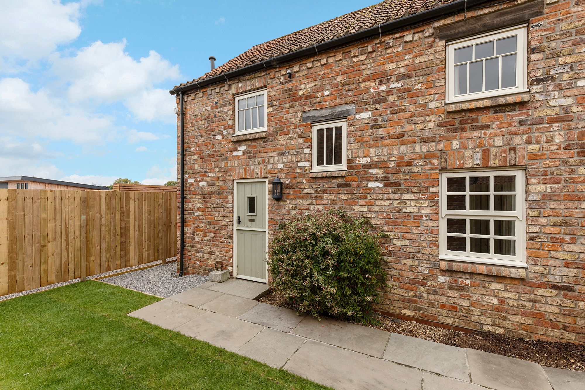 3 bed terraced cottage for sale in Chestnut Farm, York  - Property Image 1