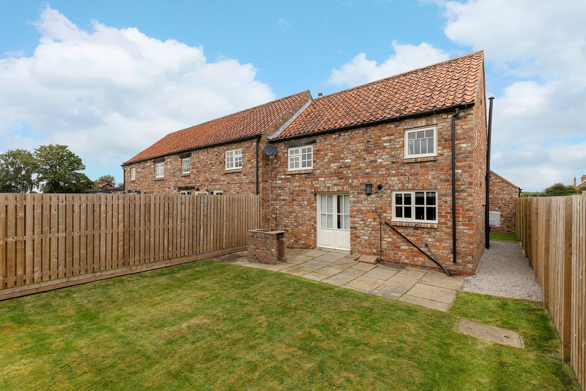 3 bed terraced cottage for sale in Chestnut Farm, York  - Property Image 3