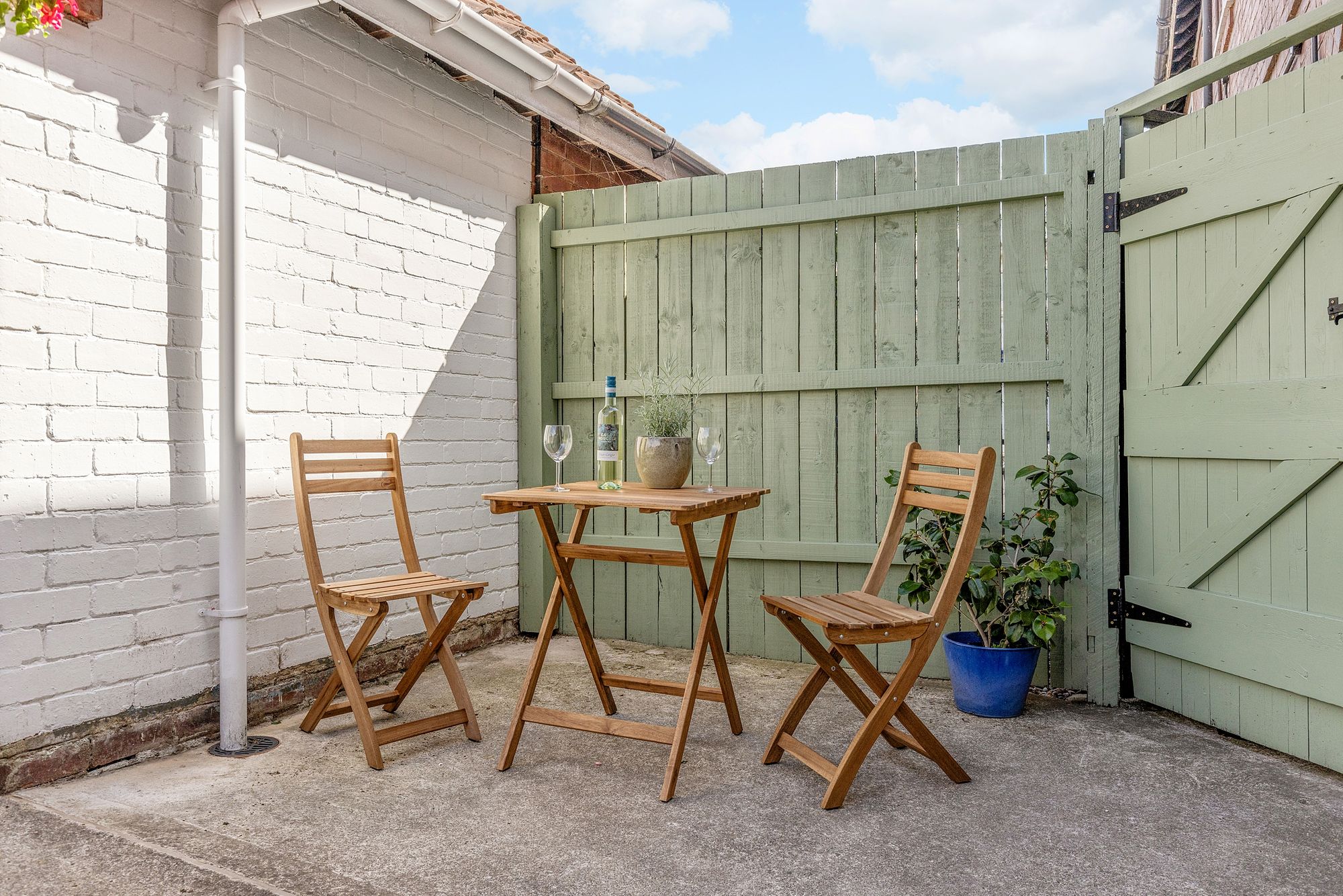 3 bed mid-terraced house for sale in Ouseburn Avenue, York  - Property Image 3