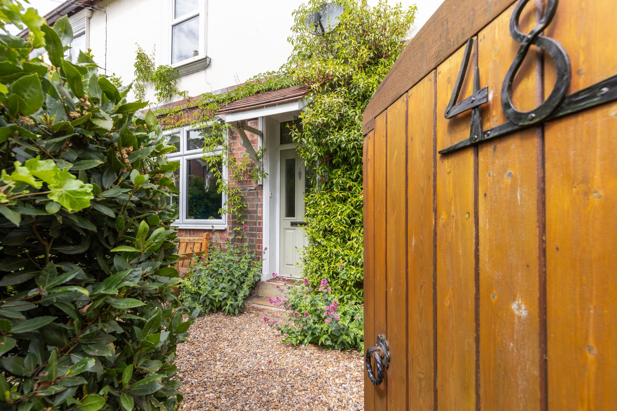 5 bed semi-detached house for sale in Station Road, Tadcaster  - Property Image 2